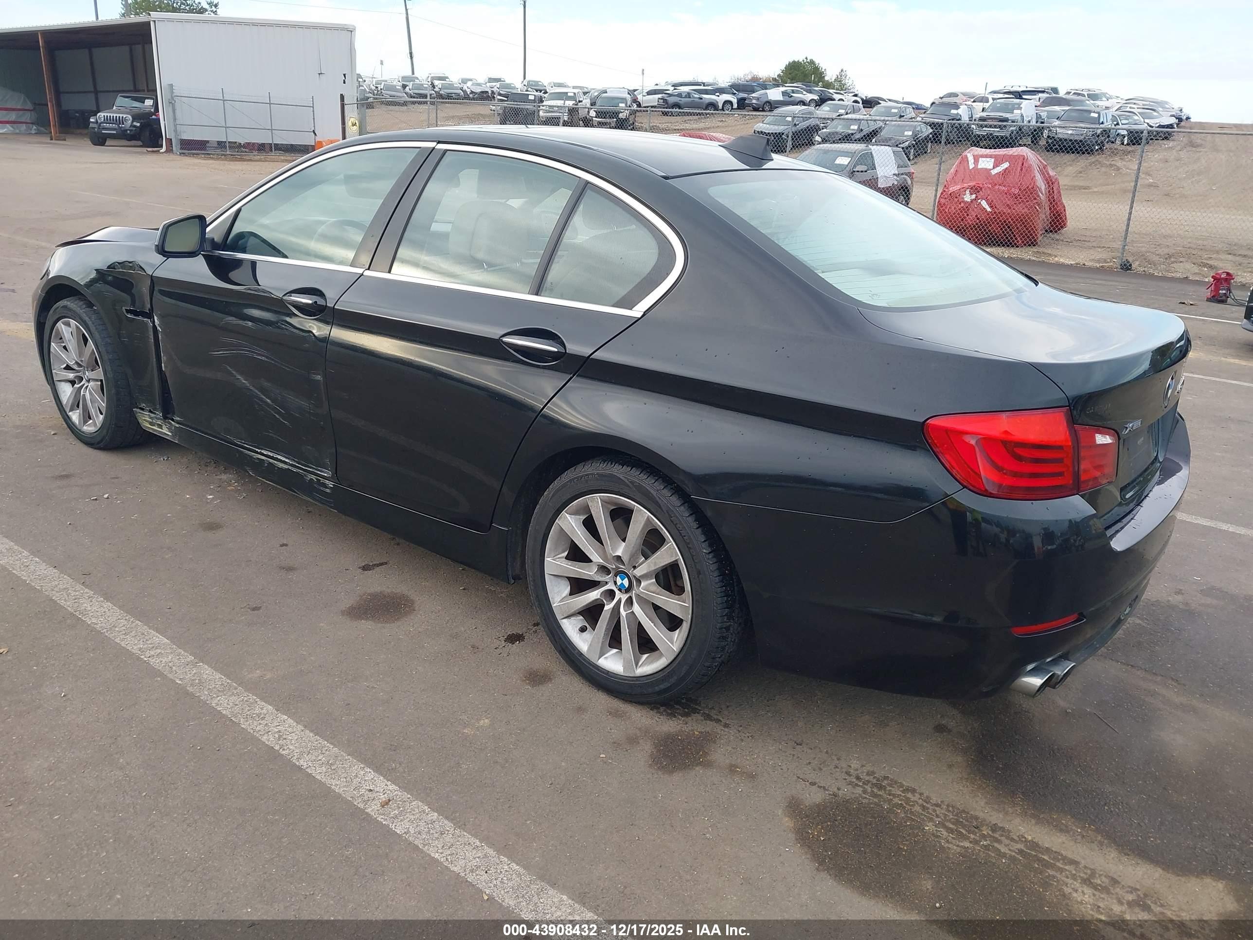 BMW 528I image 3