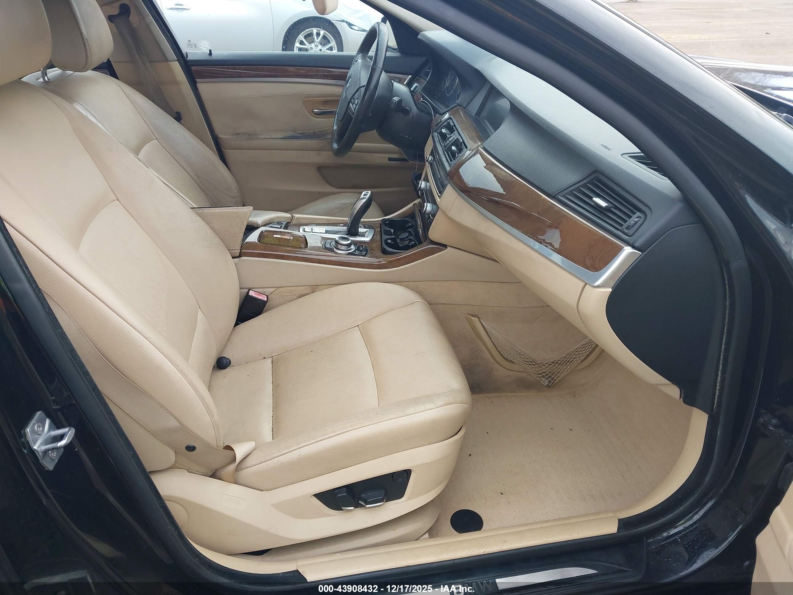BMW 528I image 5