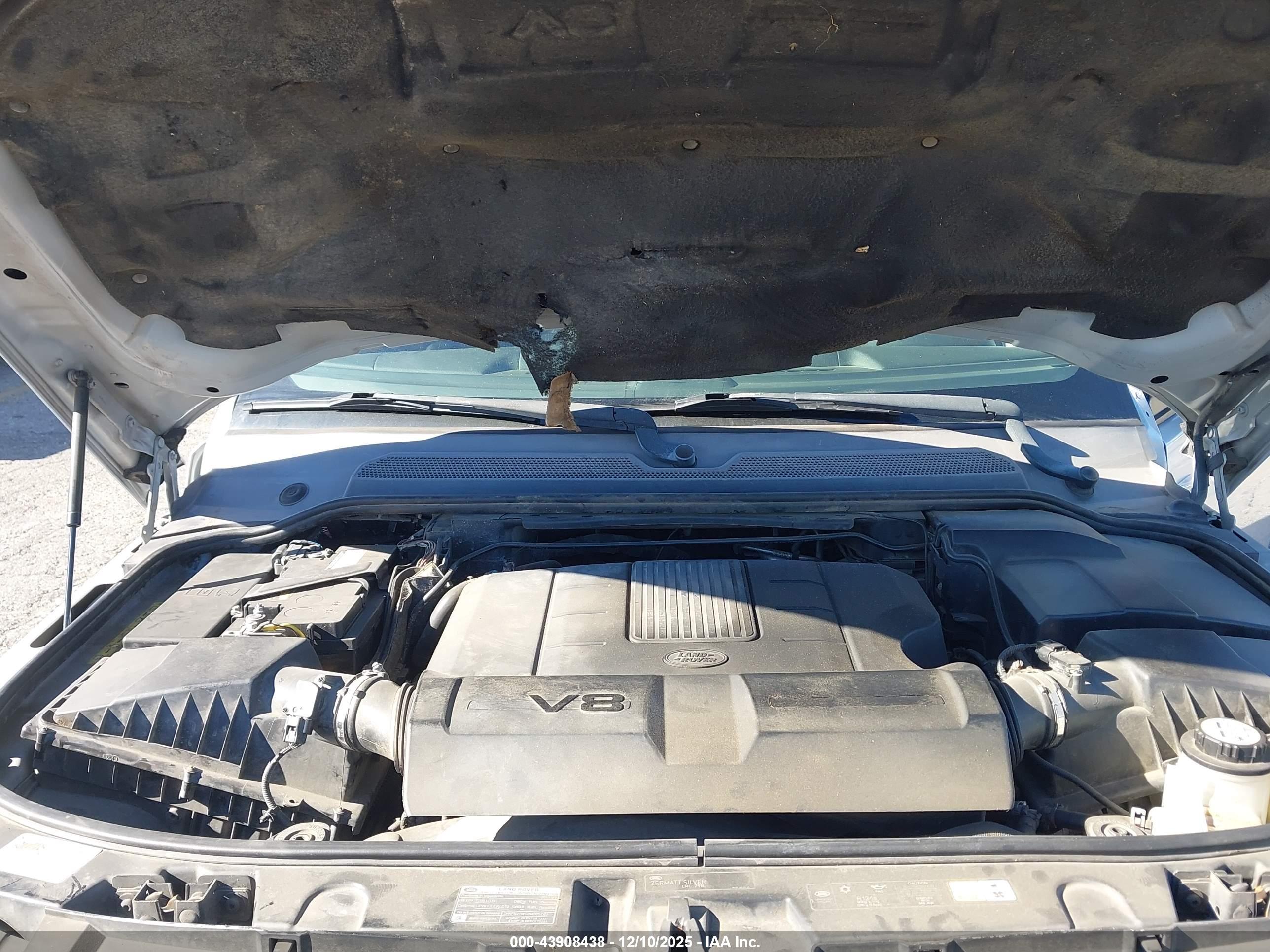 LAND ROVER image 10
