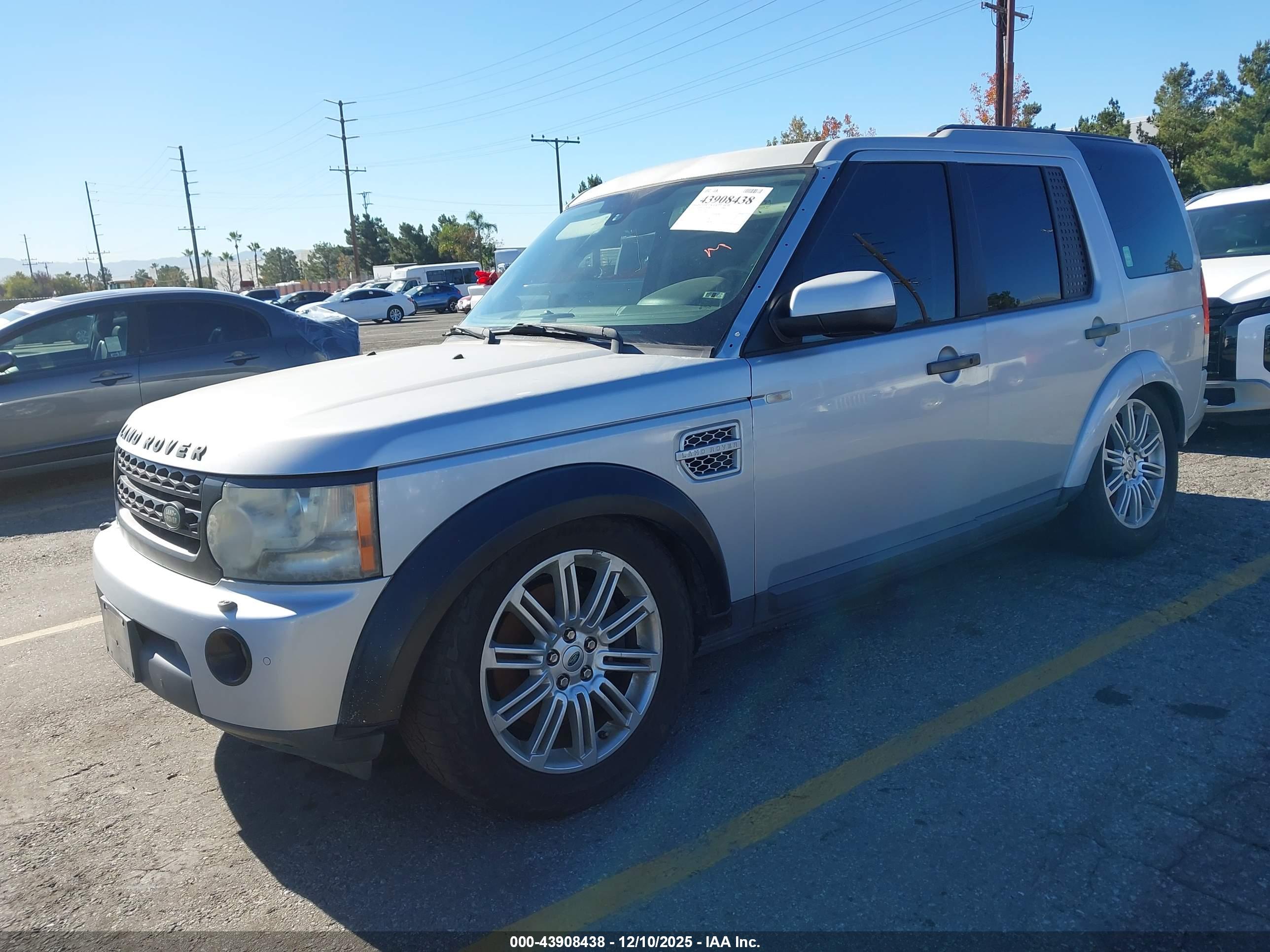 LAND ROVER image 2