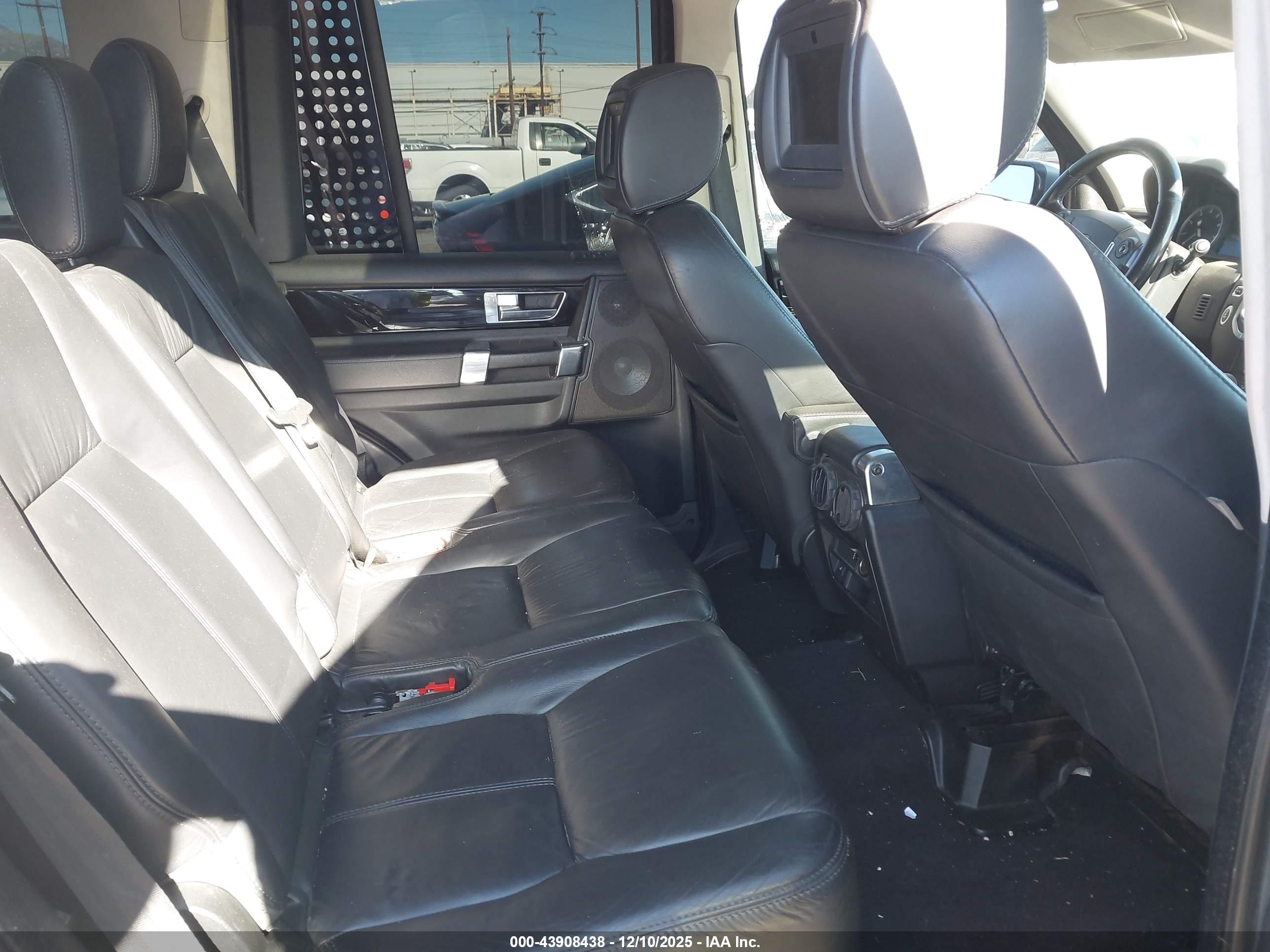 LAND ROVER image 8