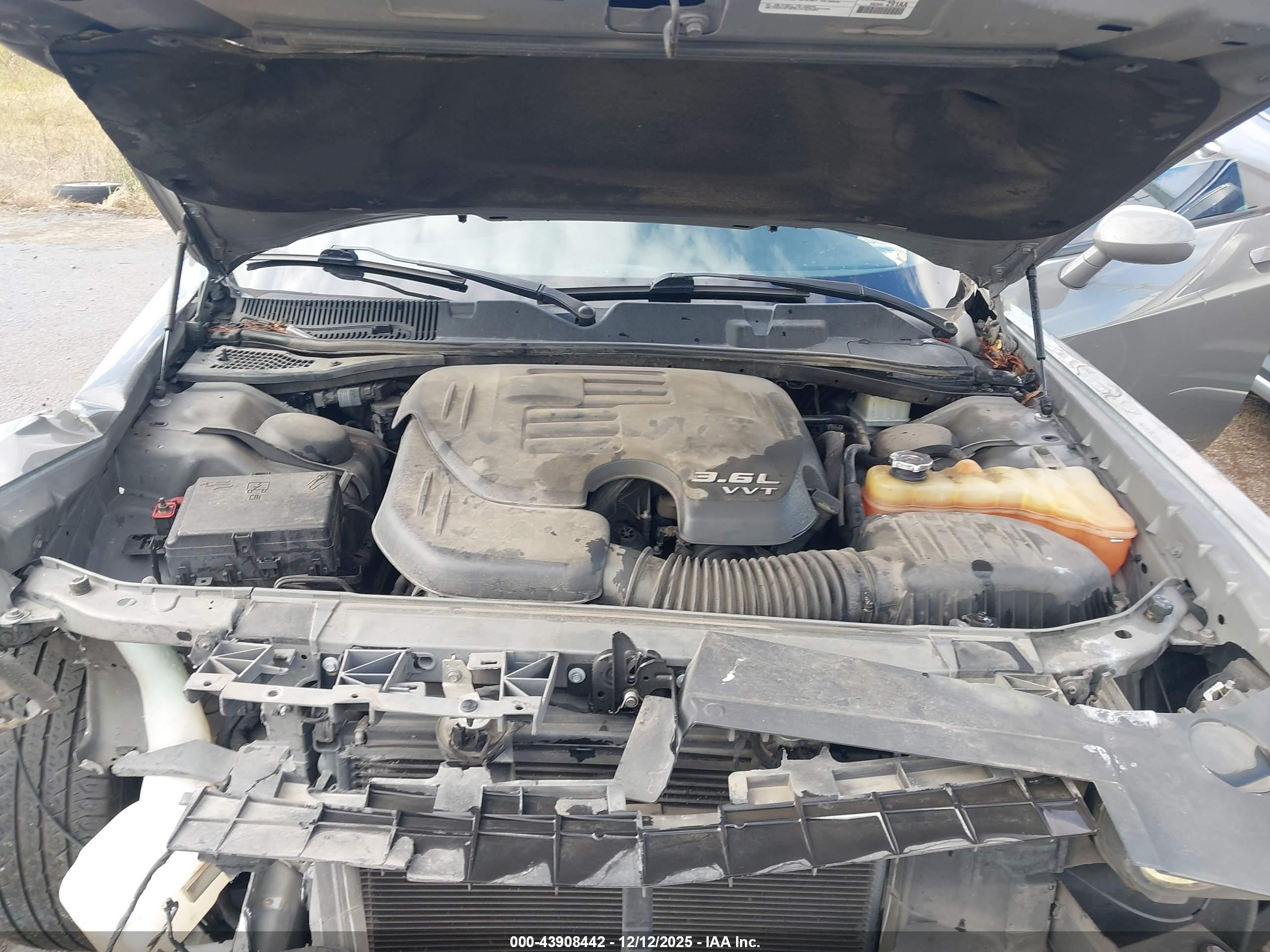 DODGE CHALLENGER image 10