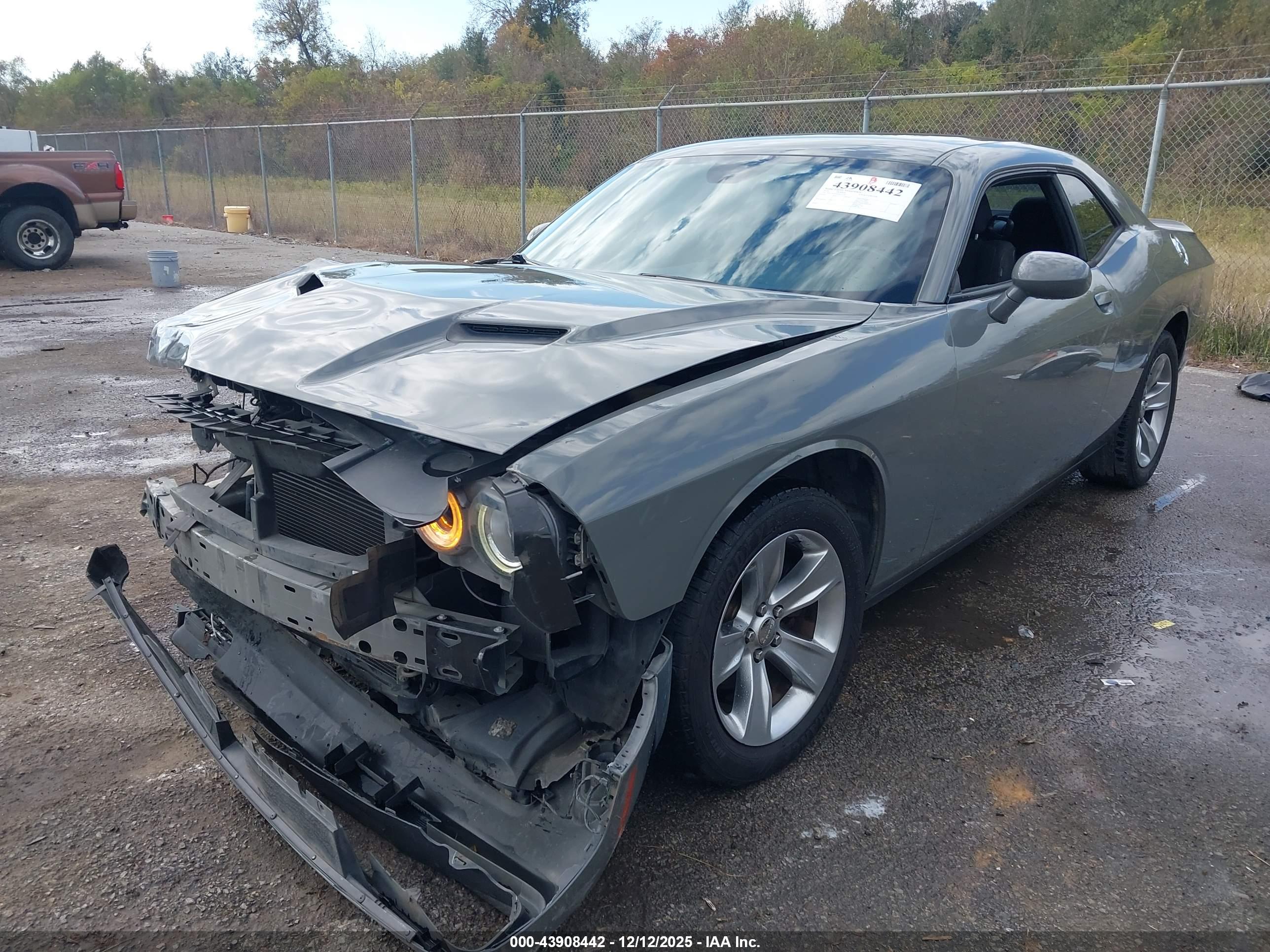 DODGE CHALLENGER image 2