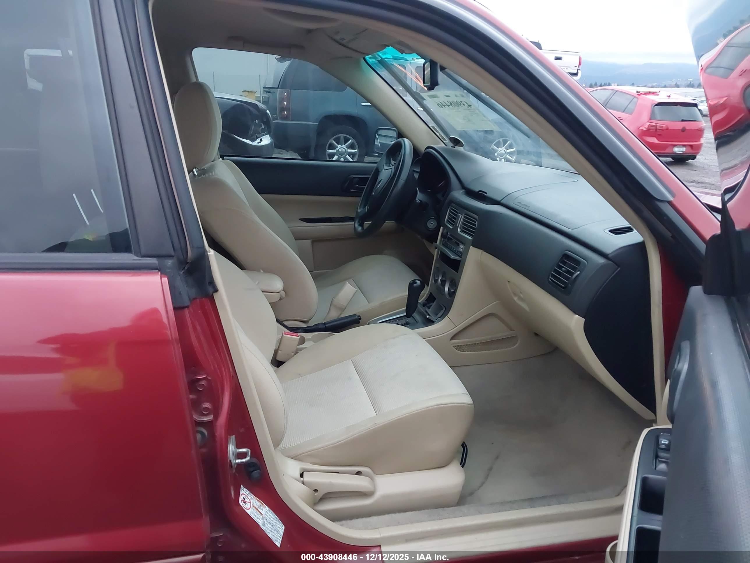 SUBARU FORESTER image 5