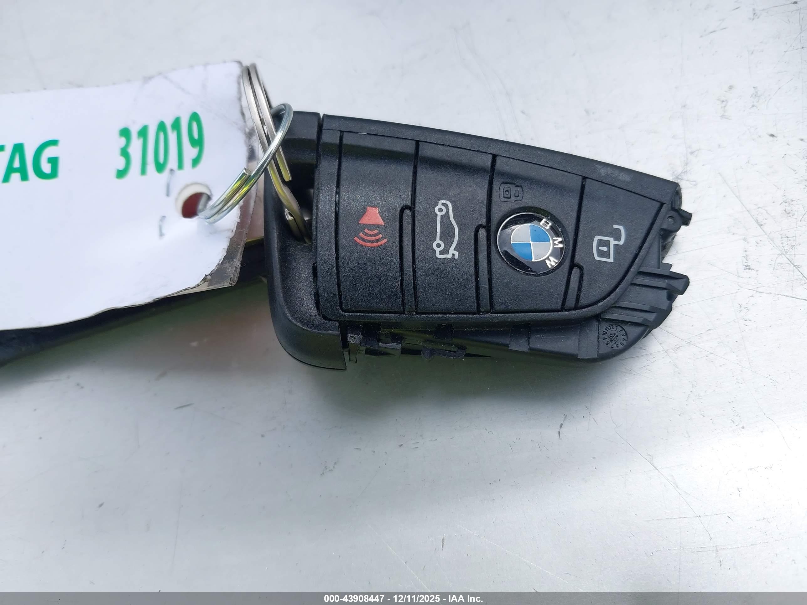 BMW 330I image 11