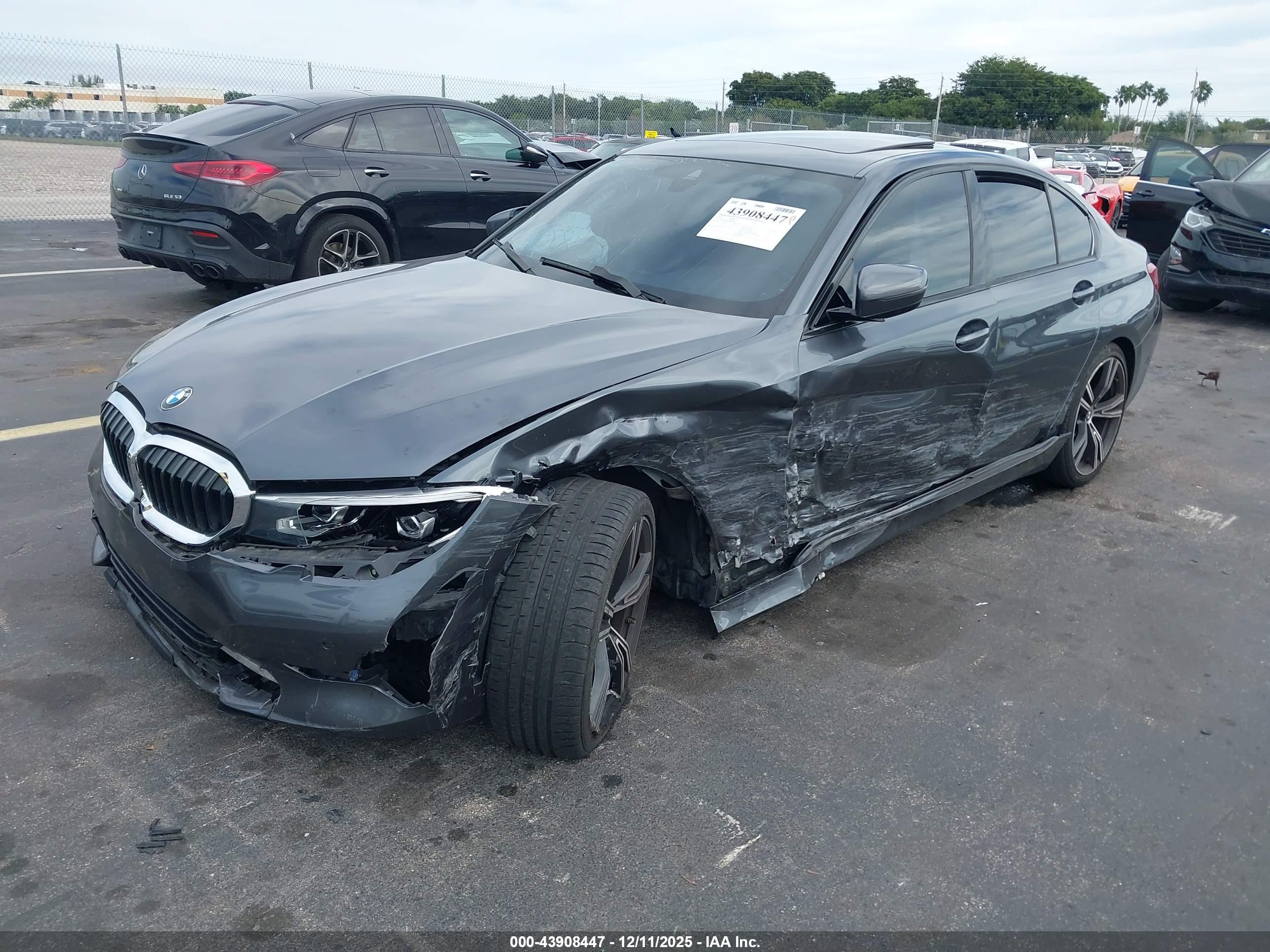 BMW 330I image 2
