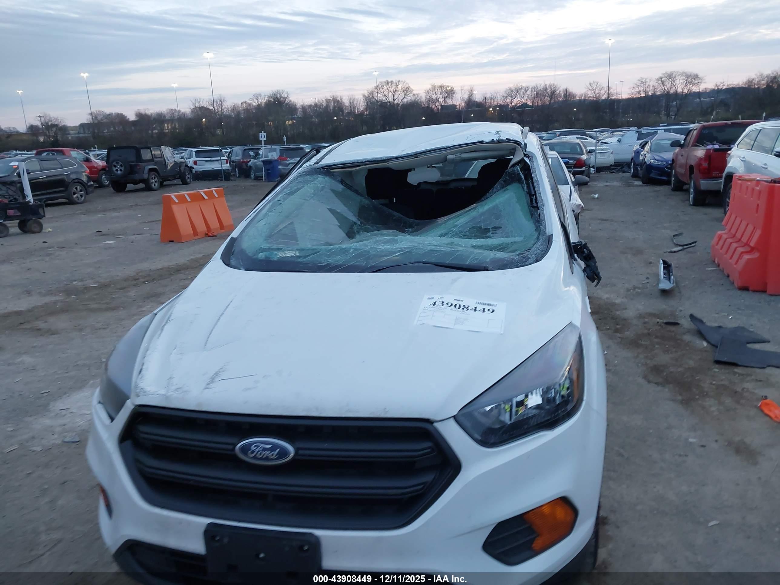 FORD ESCAPE image 6