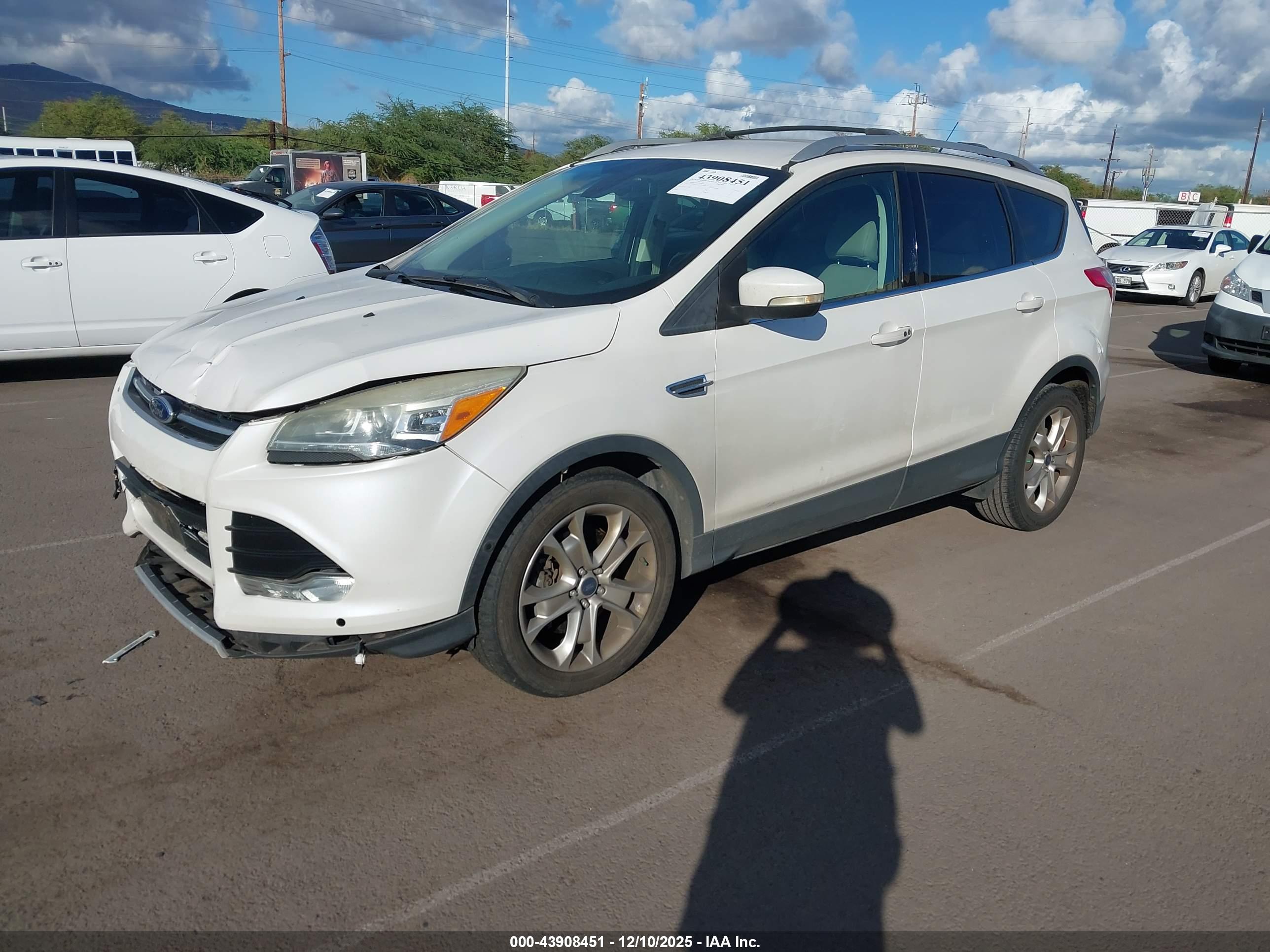 FORD ESCAPE image 2