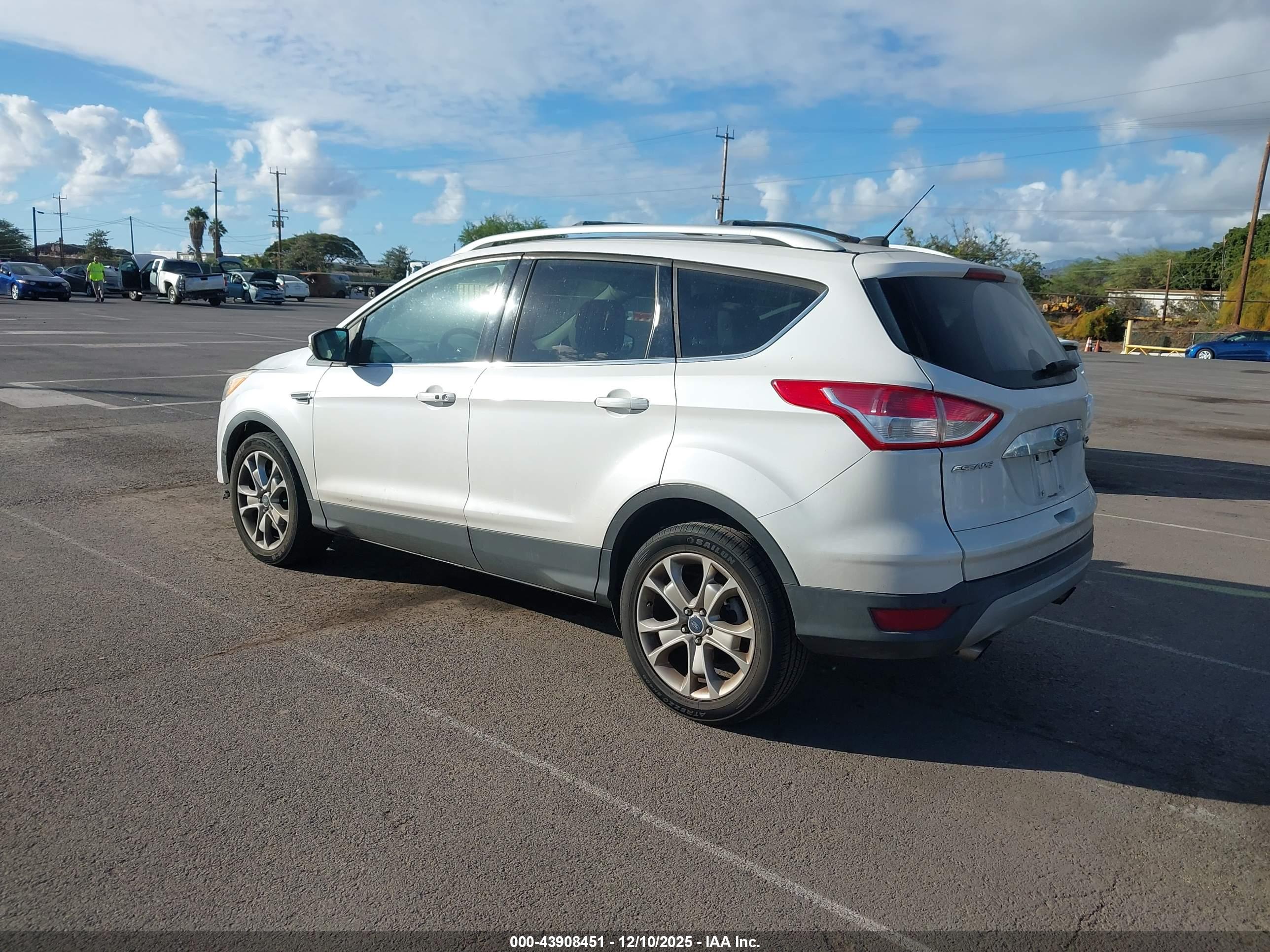 FORD ESCAPE image 3