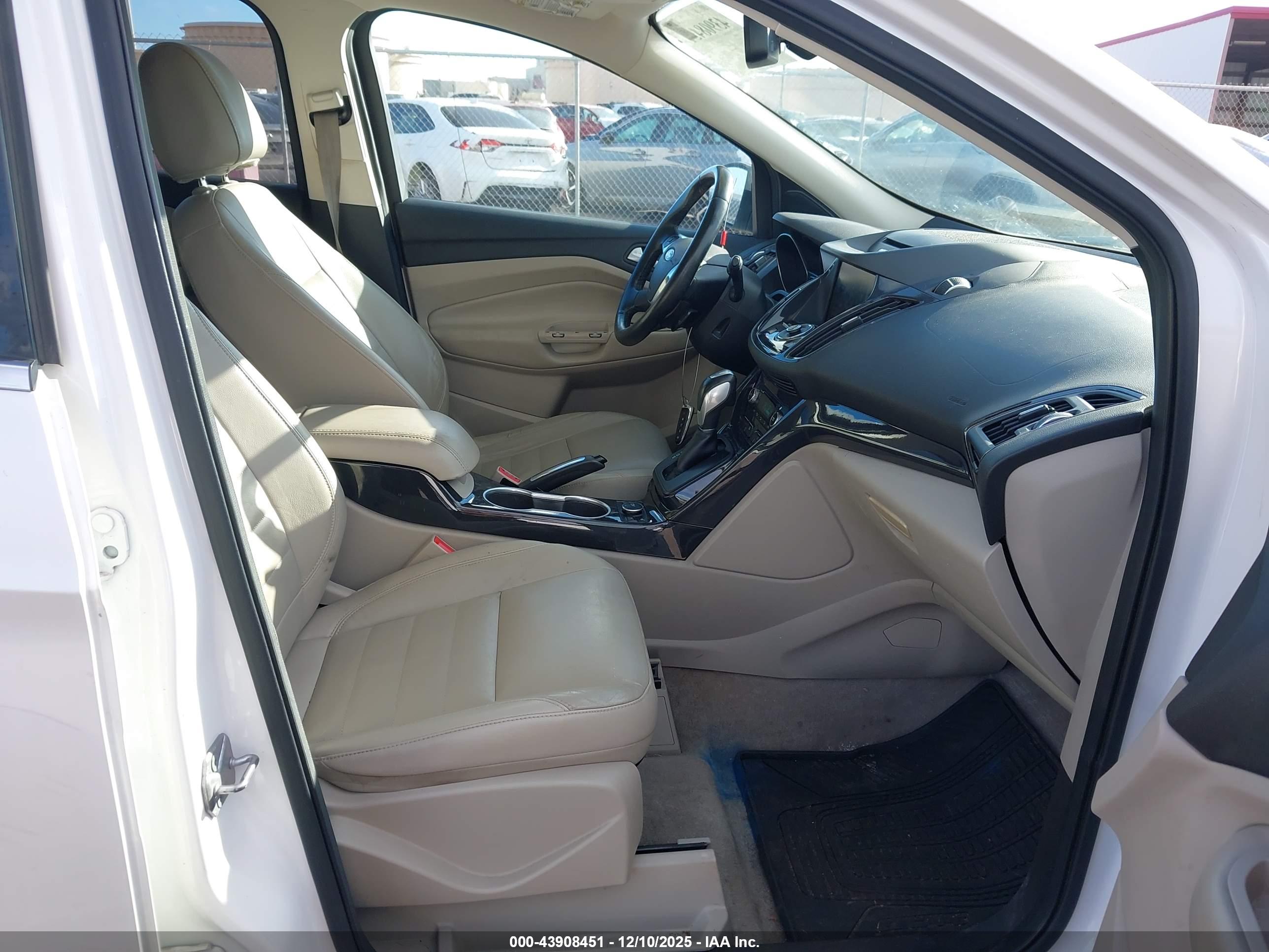 FORD ESCAPE image 5