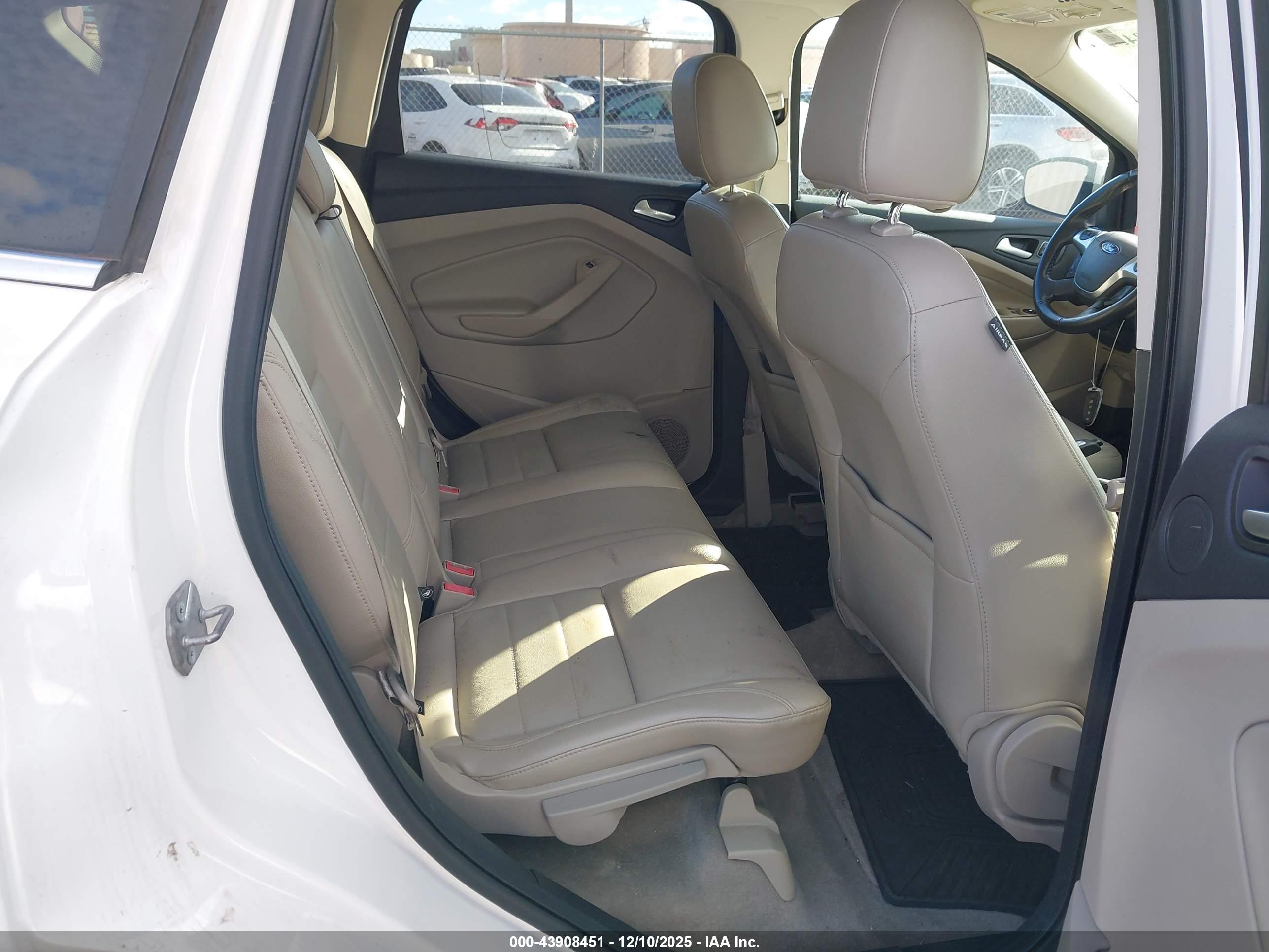 FORD ESCAPE image 8
