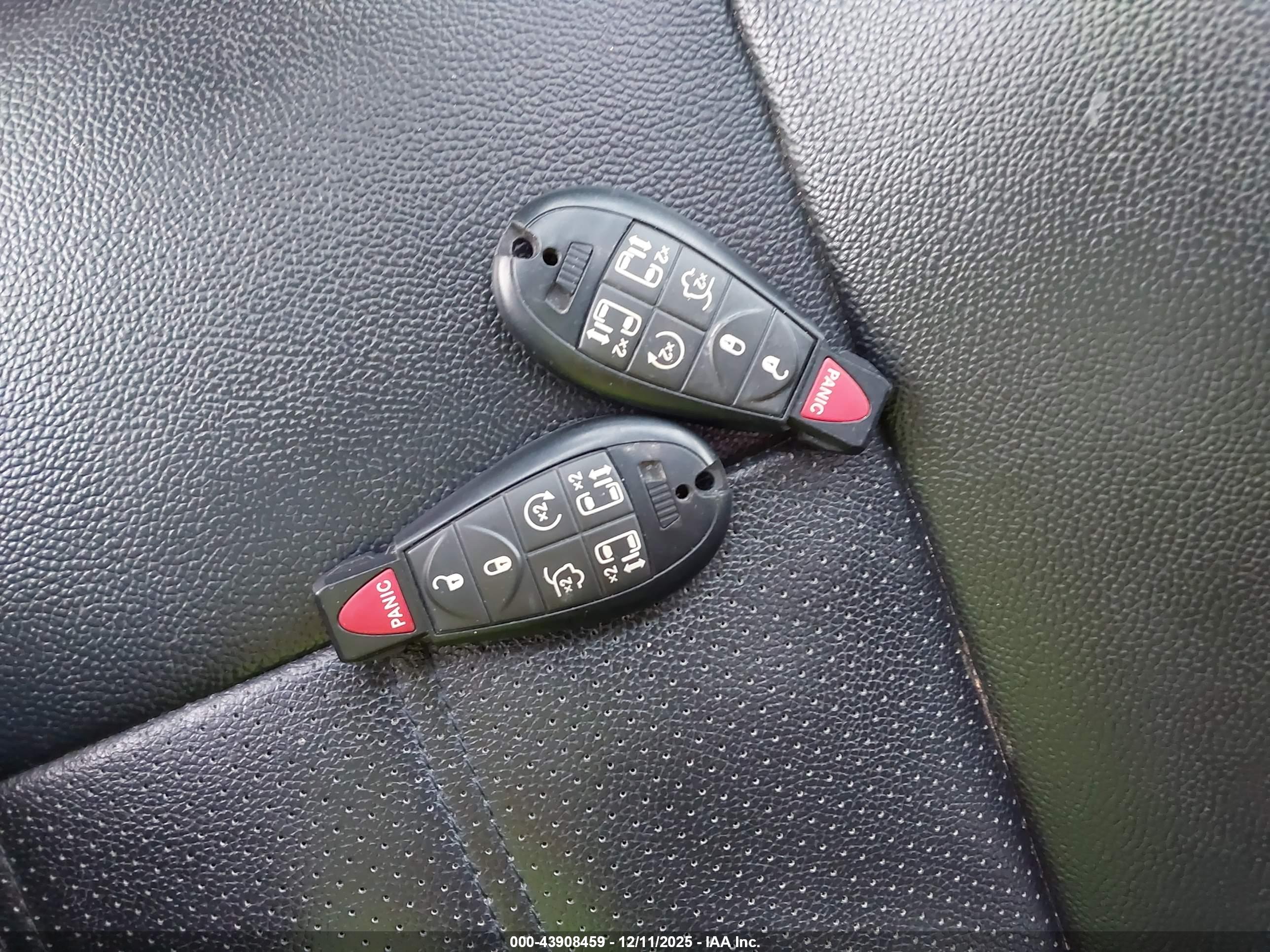 CHRYSLER TOWN image 11