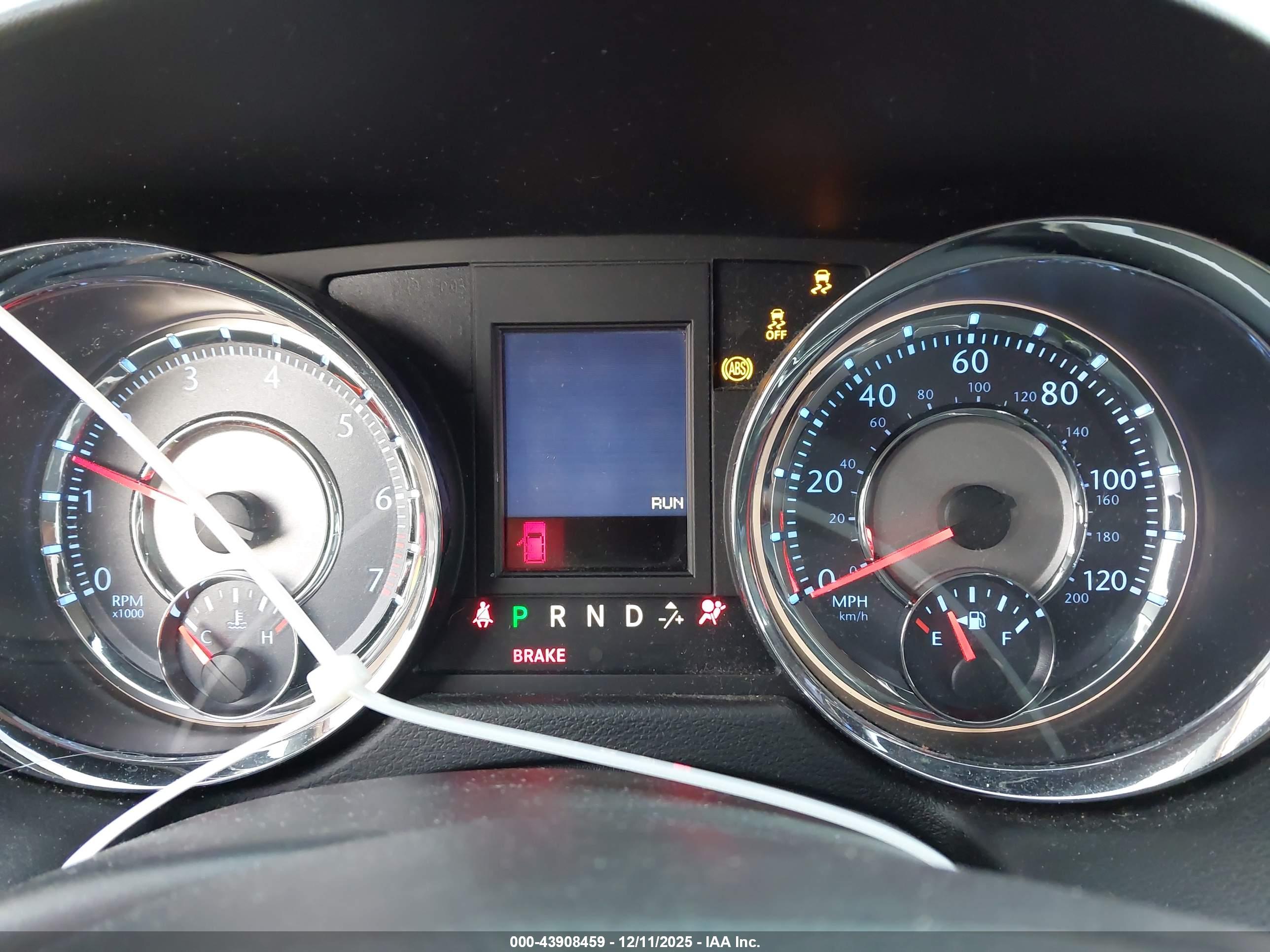 CHRYSLER TOWN image 7