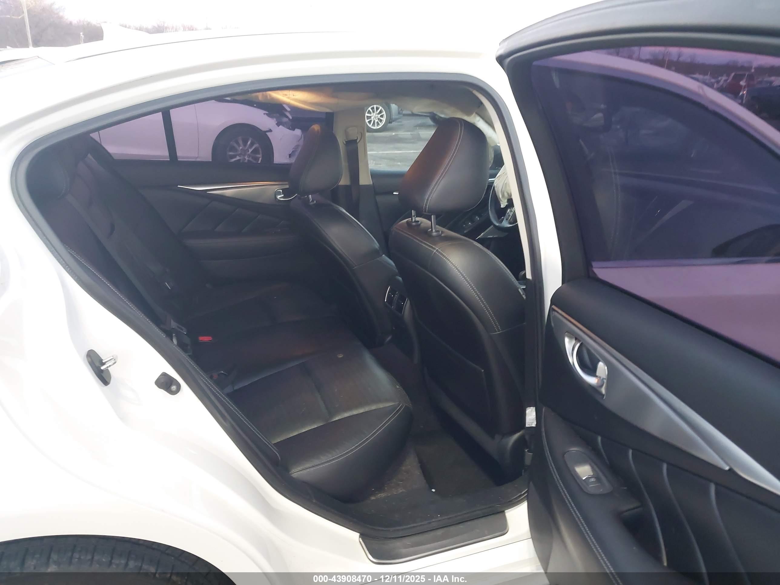 INFINITI Q50 image 8