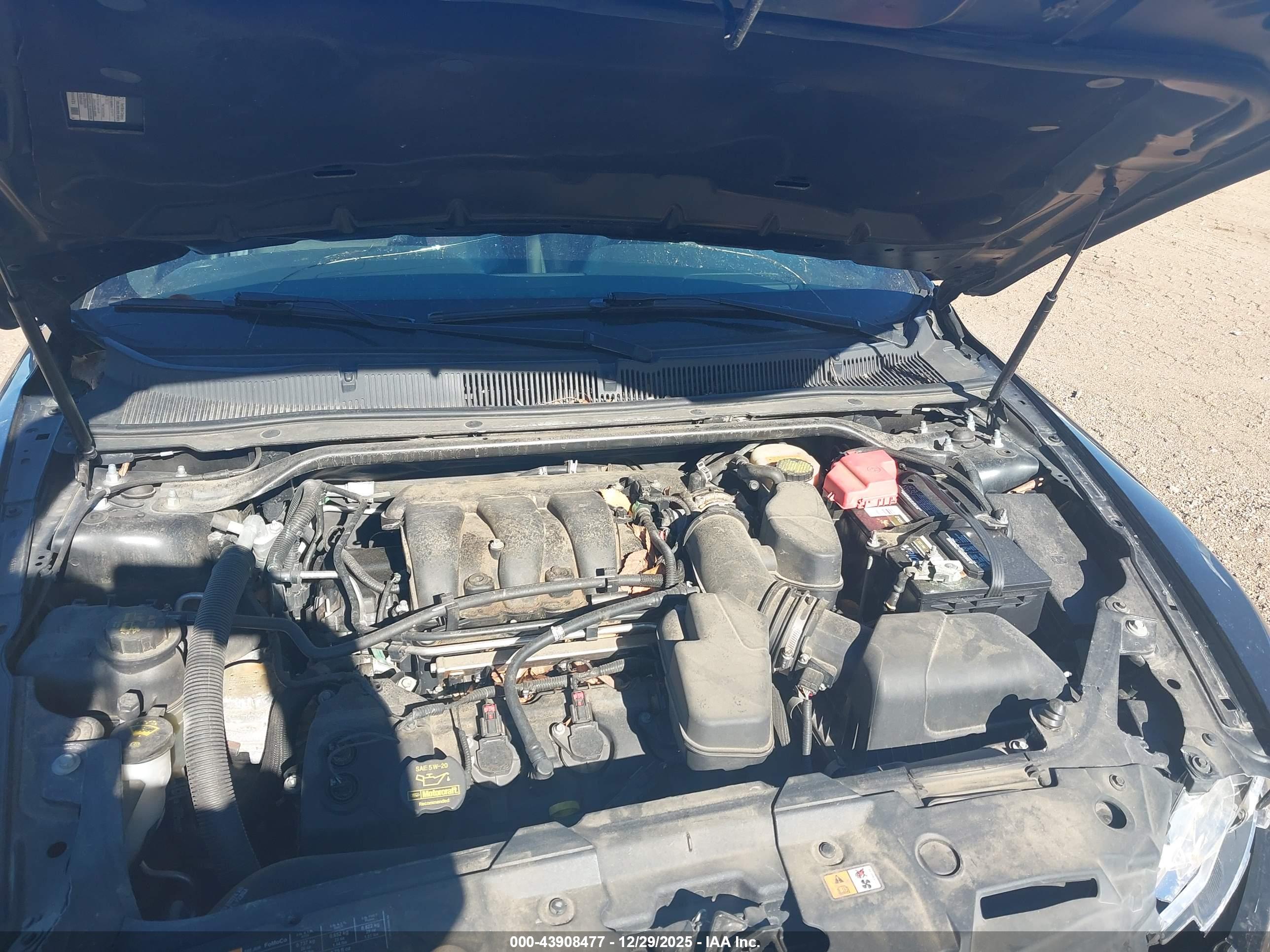FORD TAURUS image 10