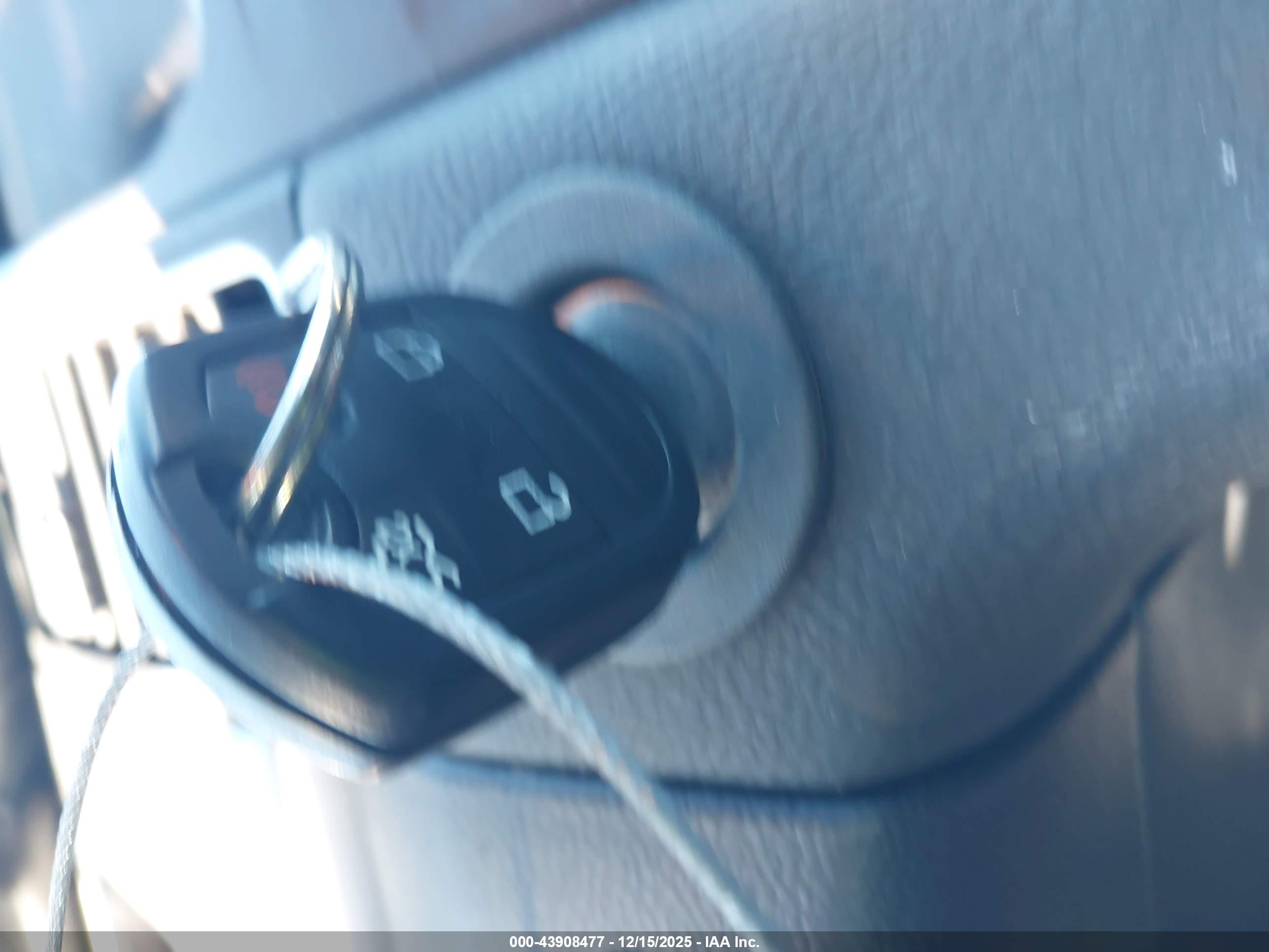 FORD TAURUS image 11