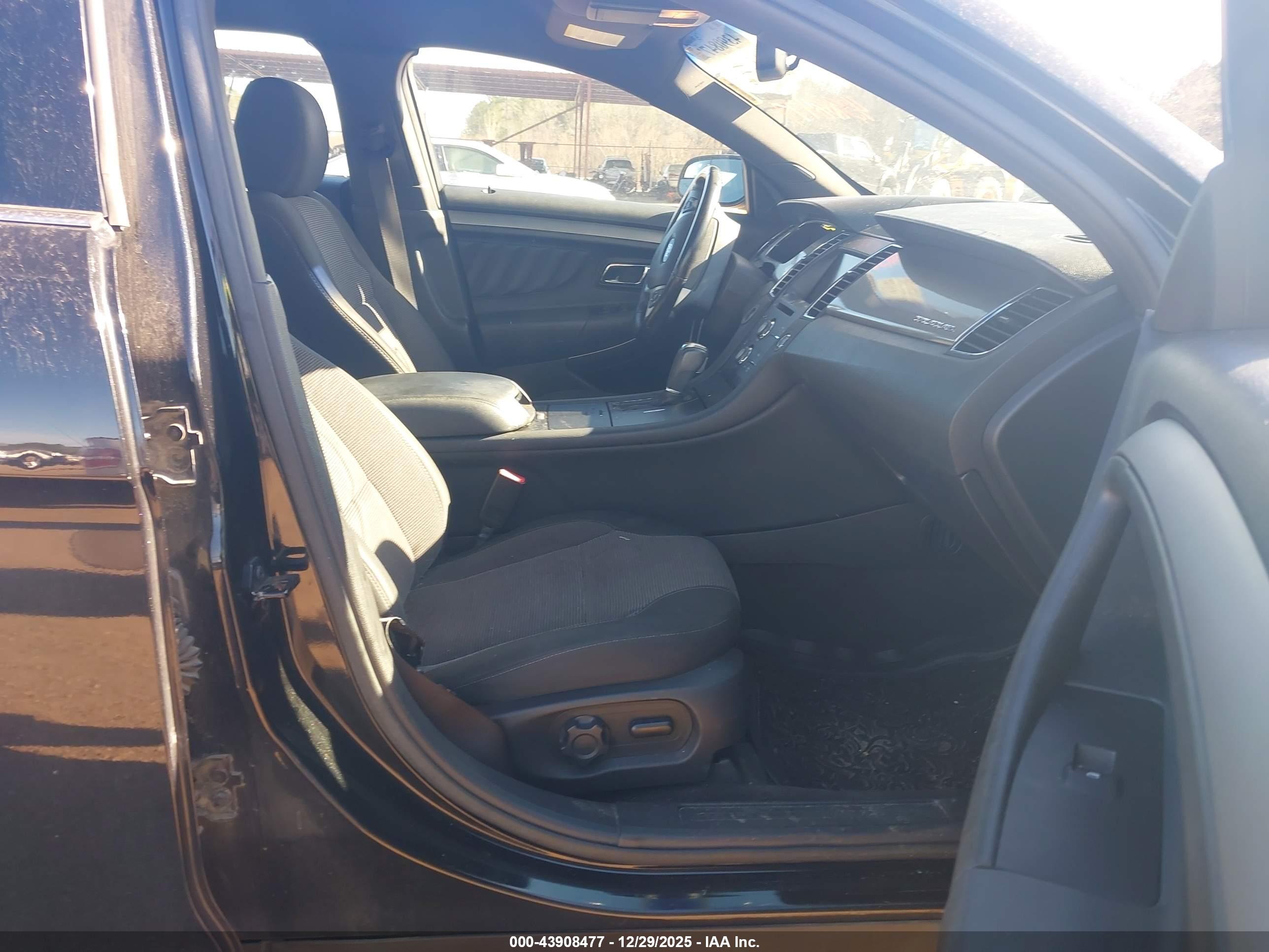 FORD TAURUS image 5