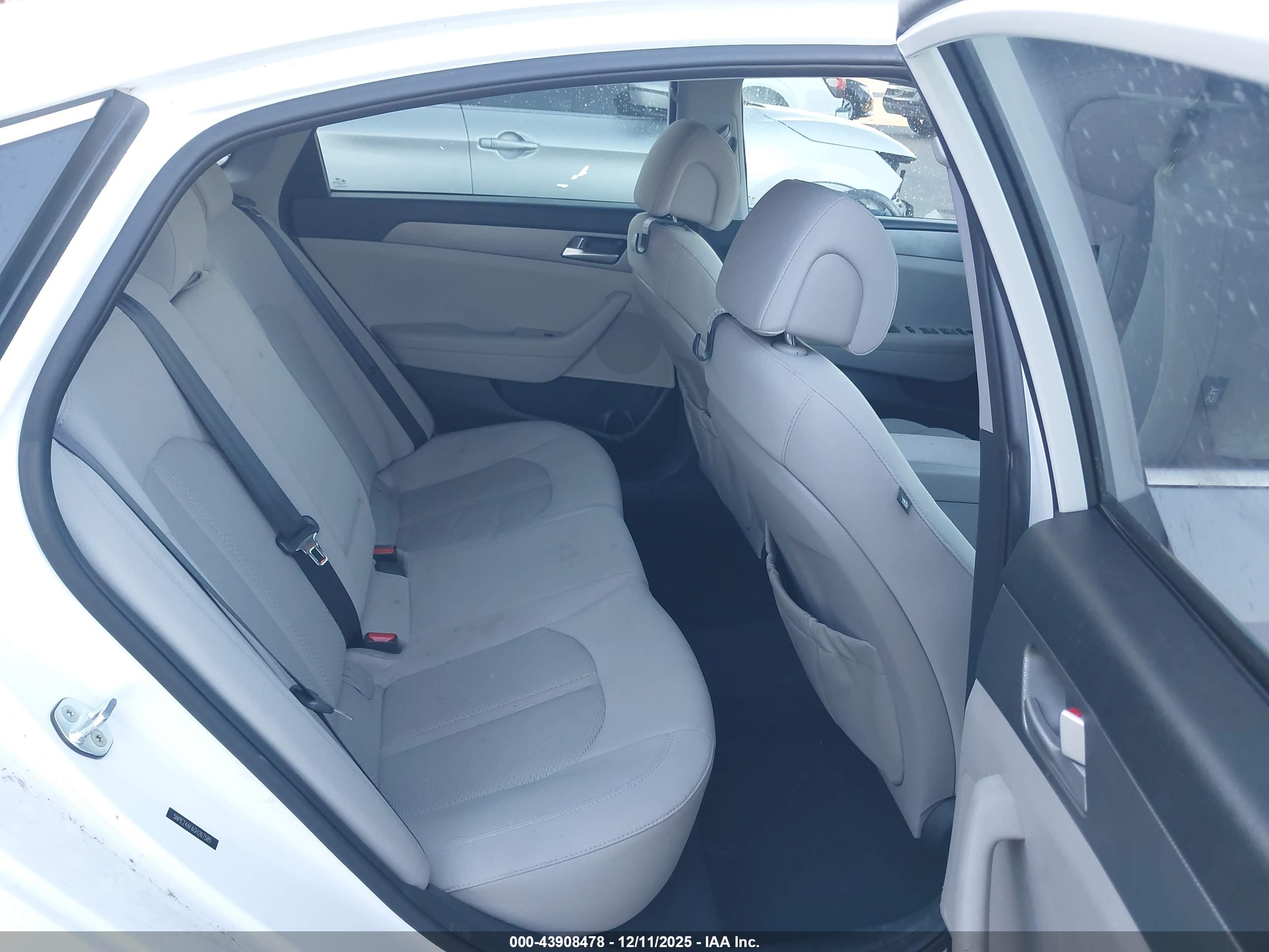 HYUNDAI SONATA image 8