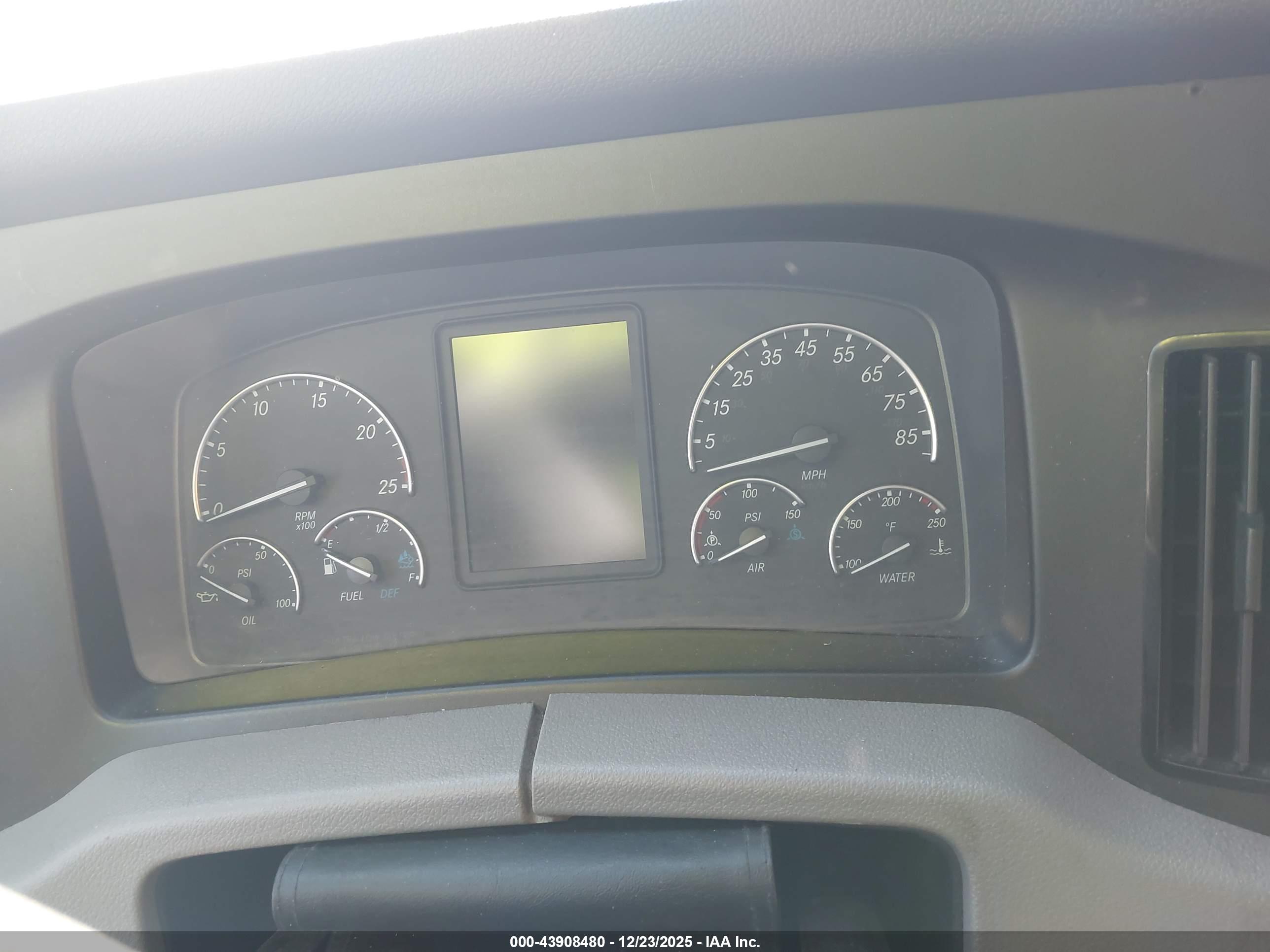 FREIGHTLINER NEW image 6