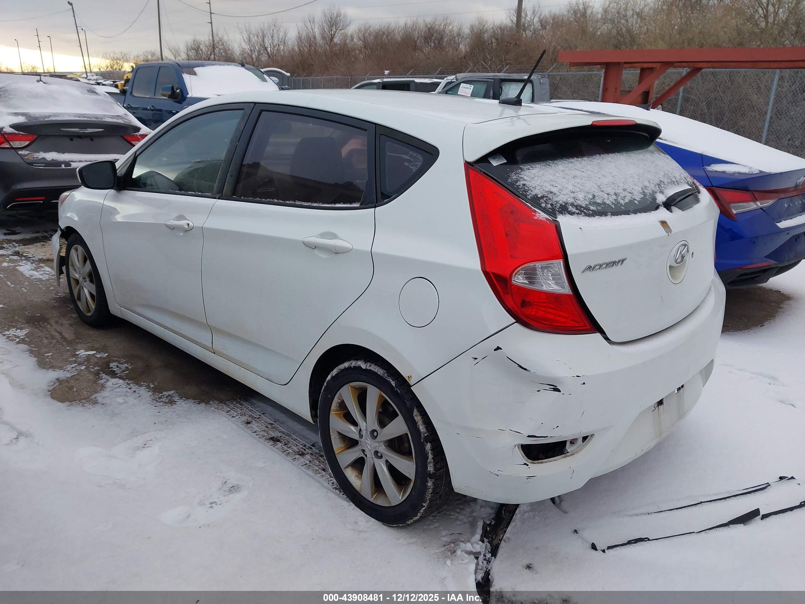HYUNDAI ACCENT image 3