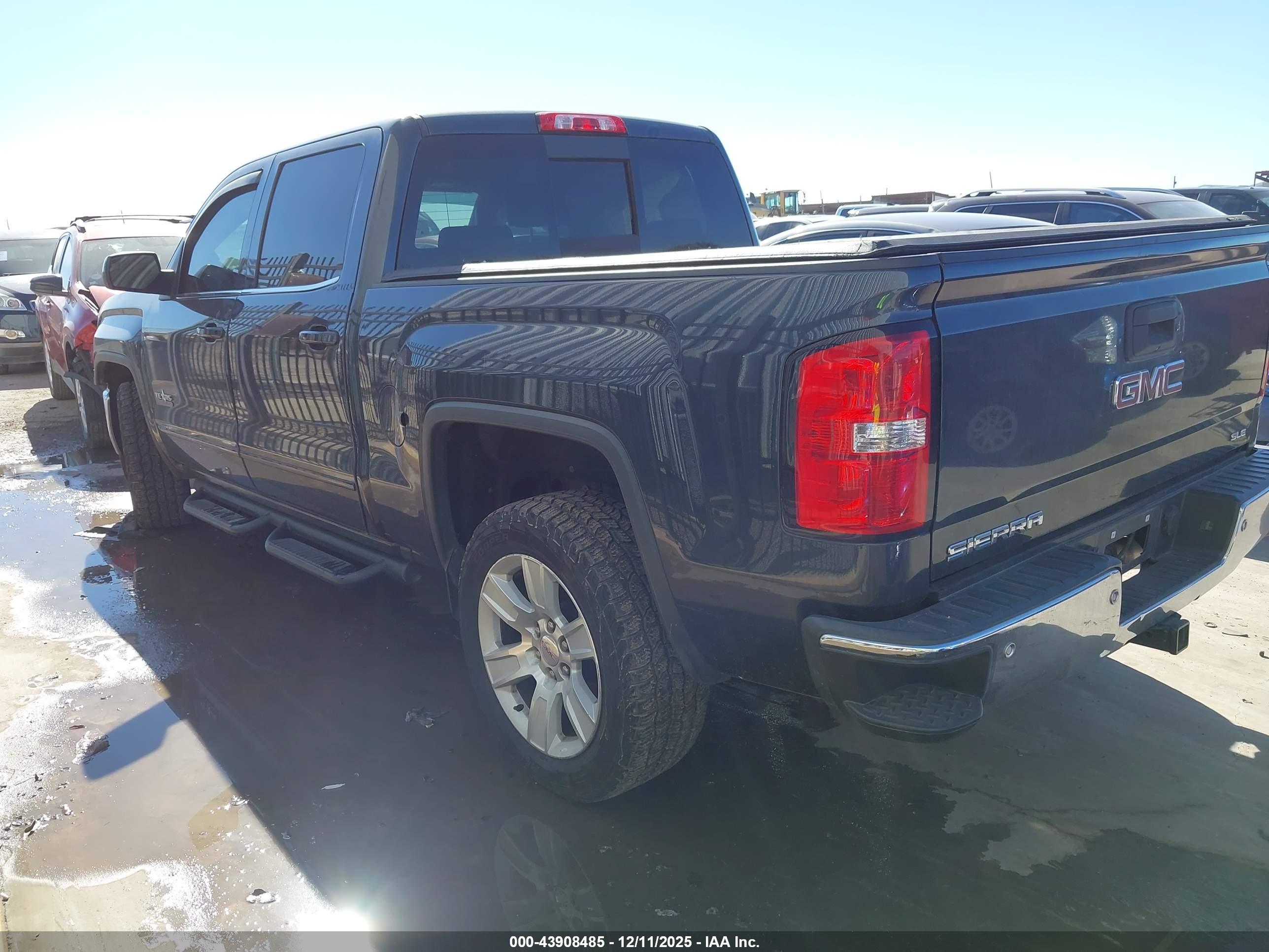 GMC SIERRA image 3