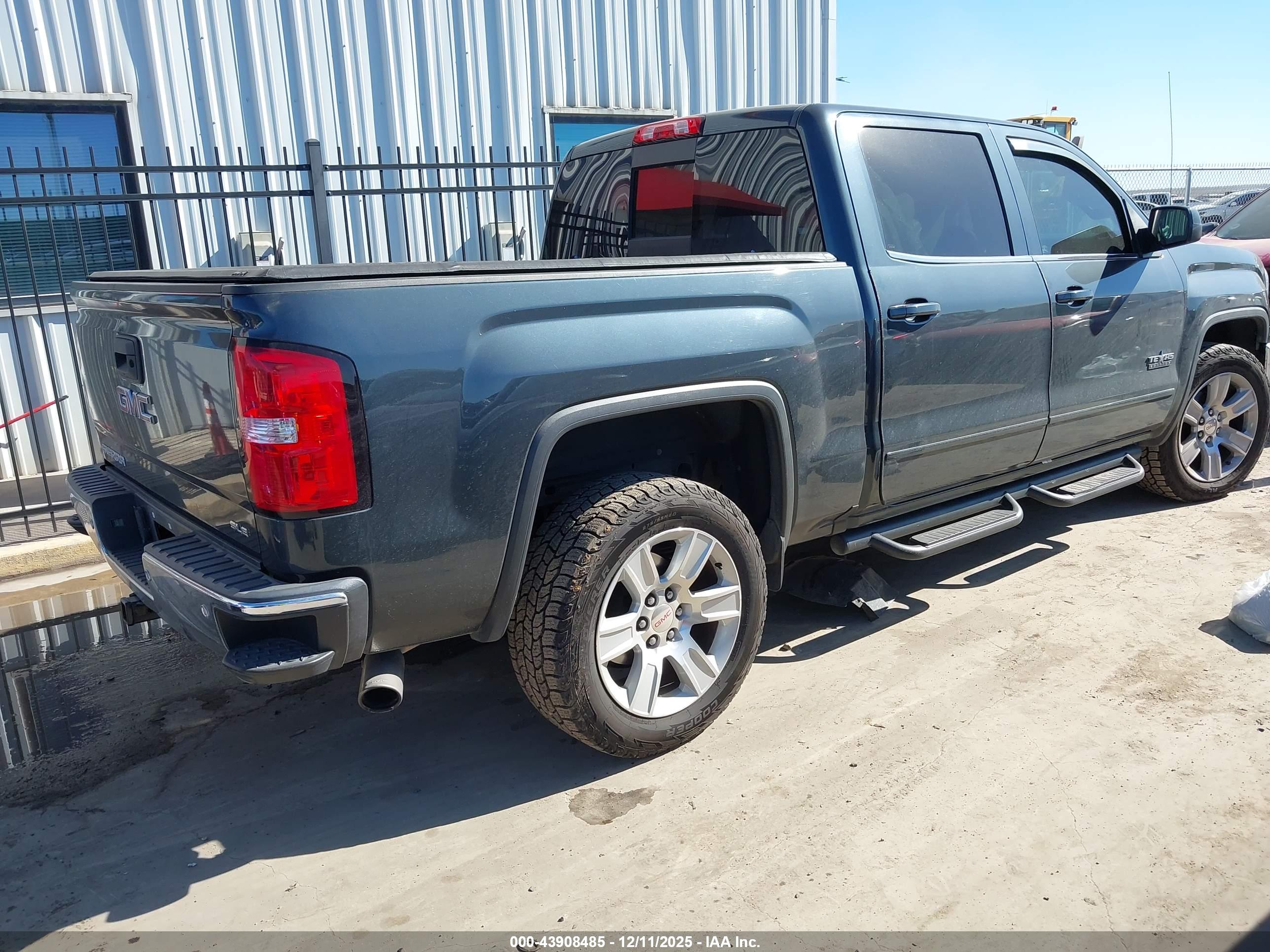 GMC SIERRA image 4