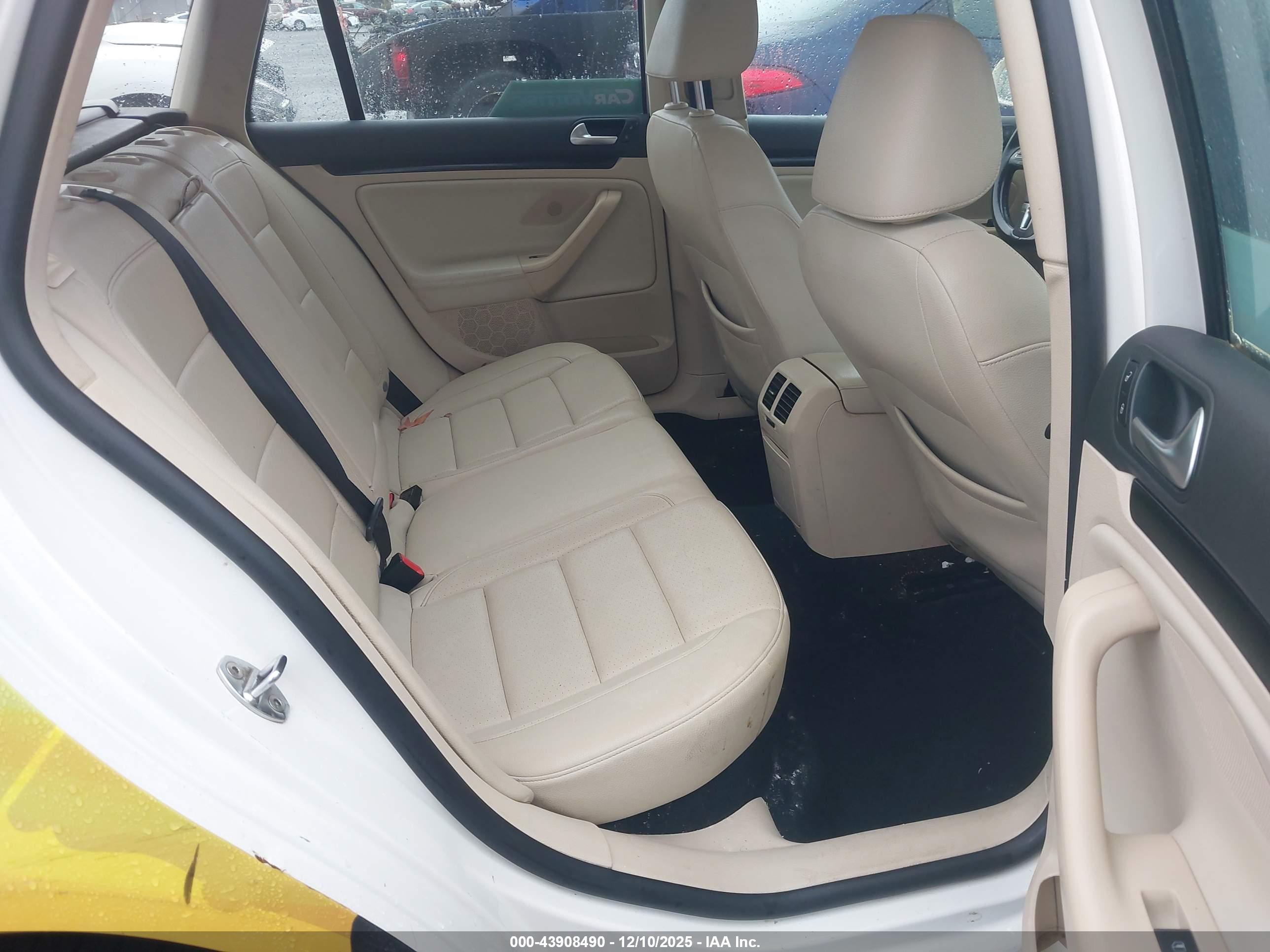 VOLKSWAGEN JETTA image 8