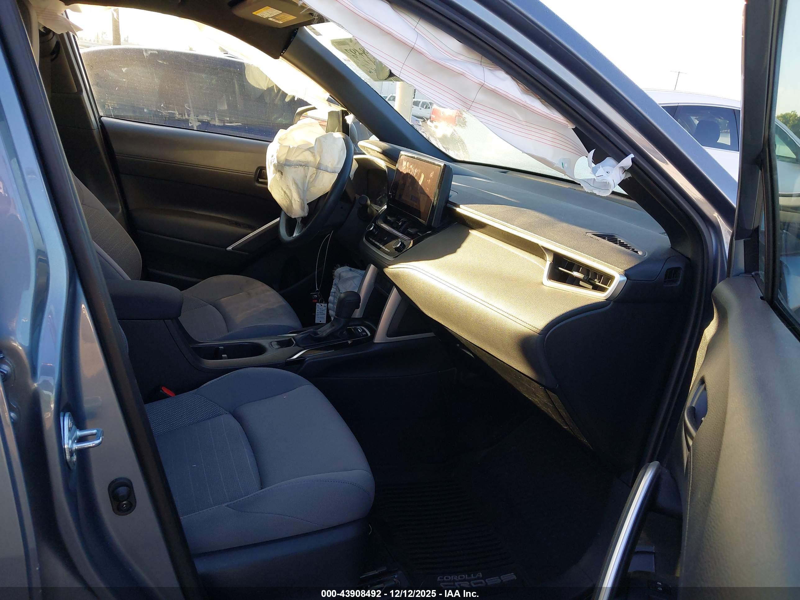 TOYOTA COROLLA image 5