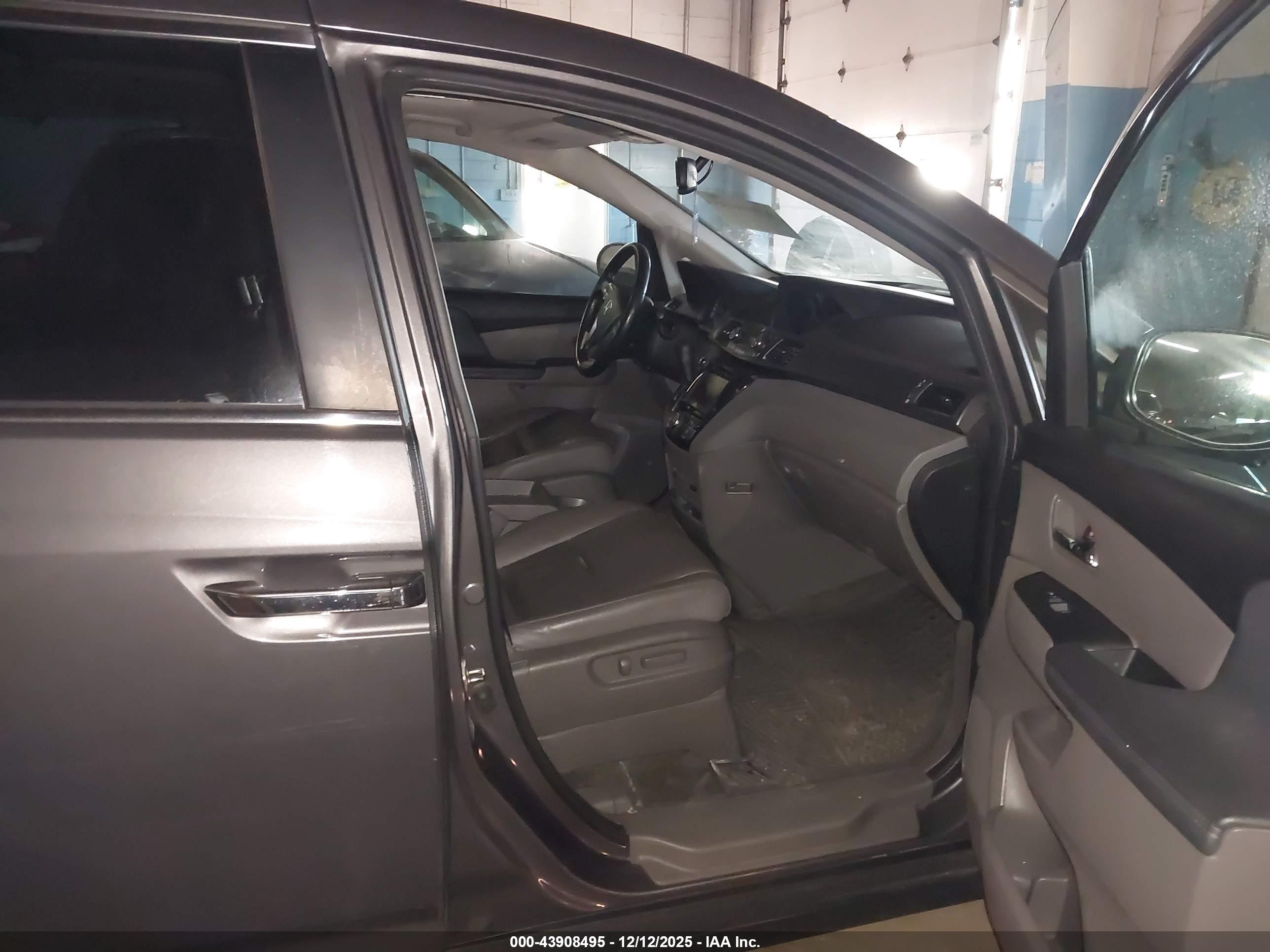 HONDA ODYSSEY image 5
