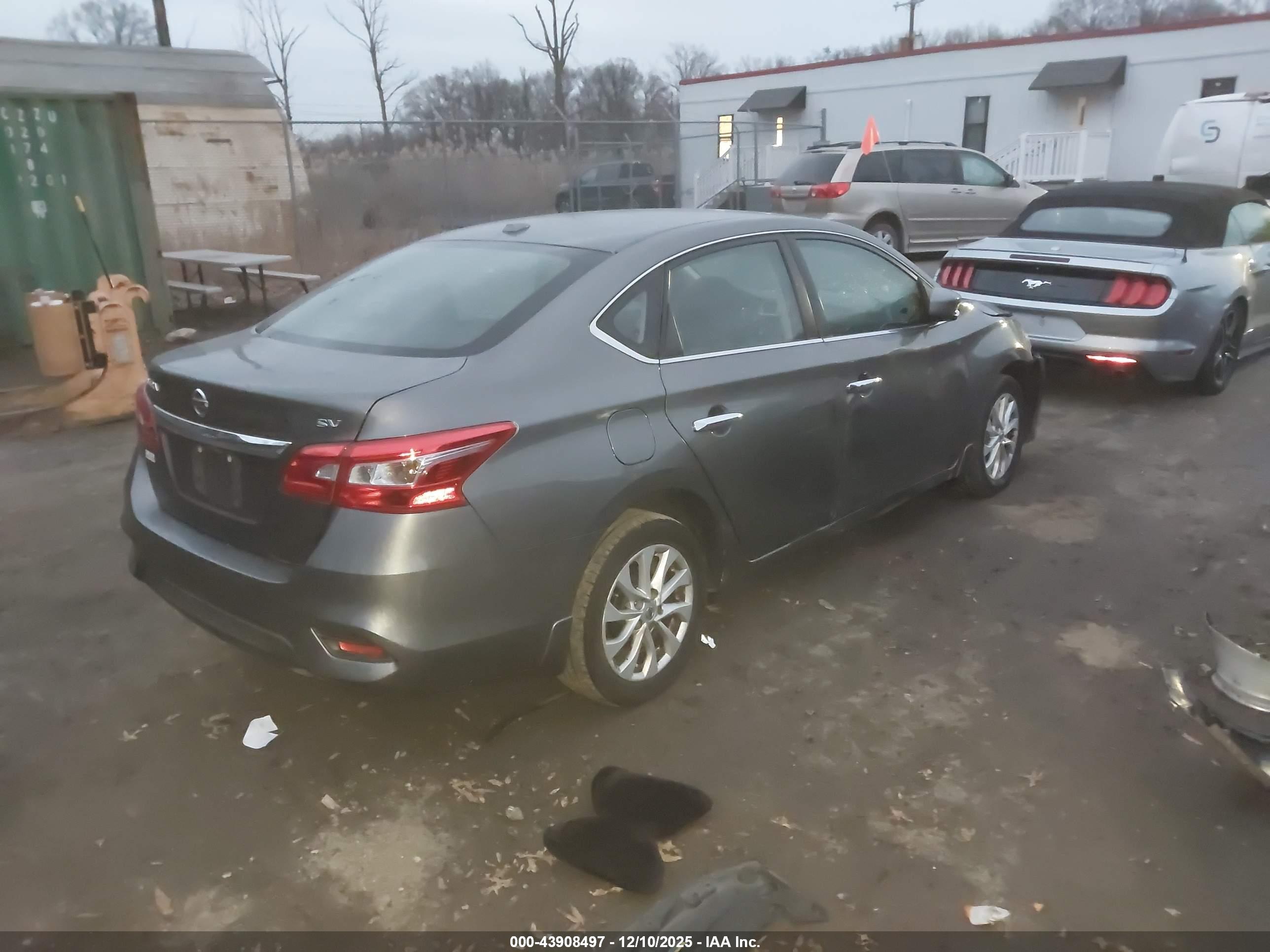 NISSAN SENTRA image 4