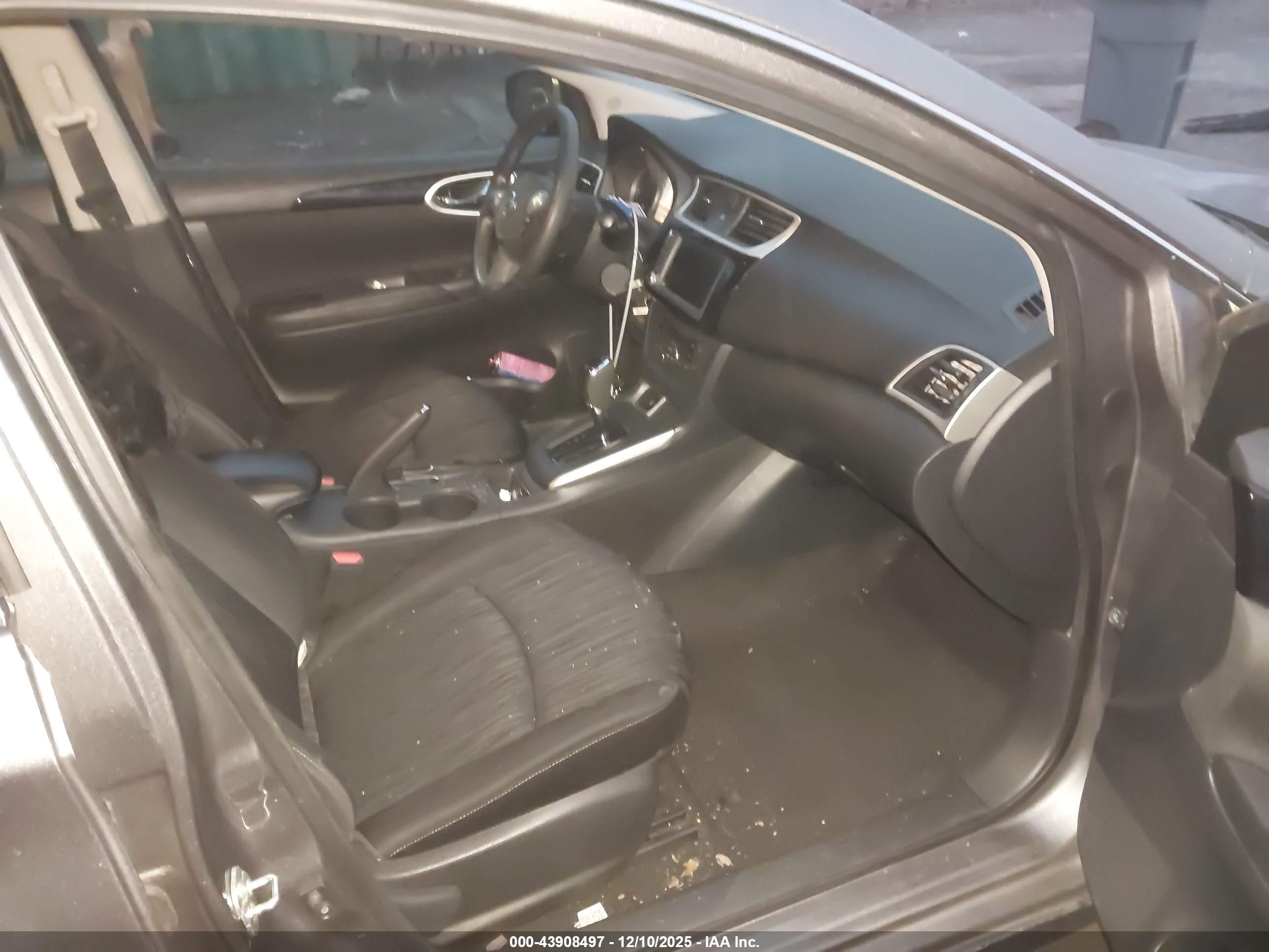 NISSAN SENTRA image 5