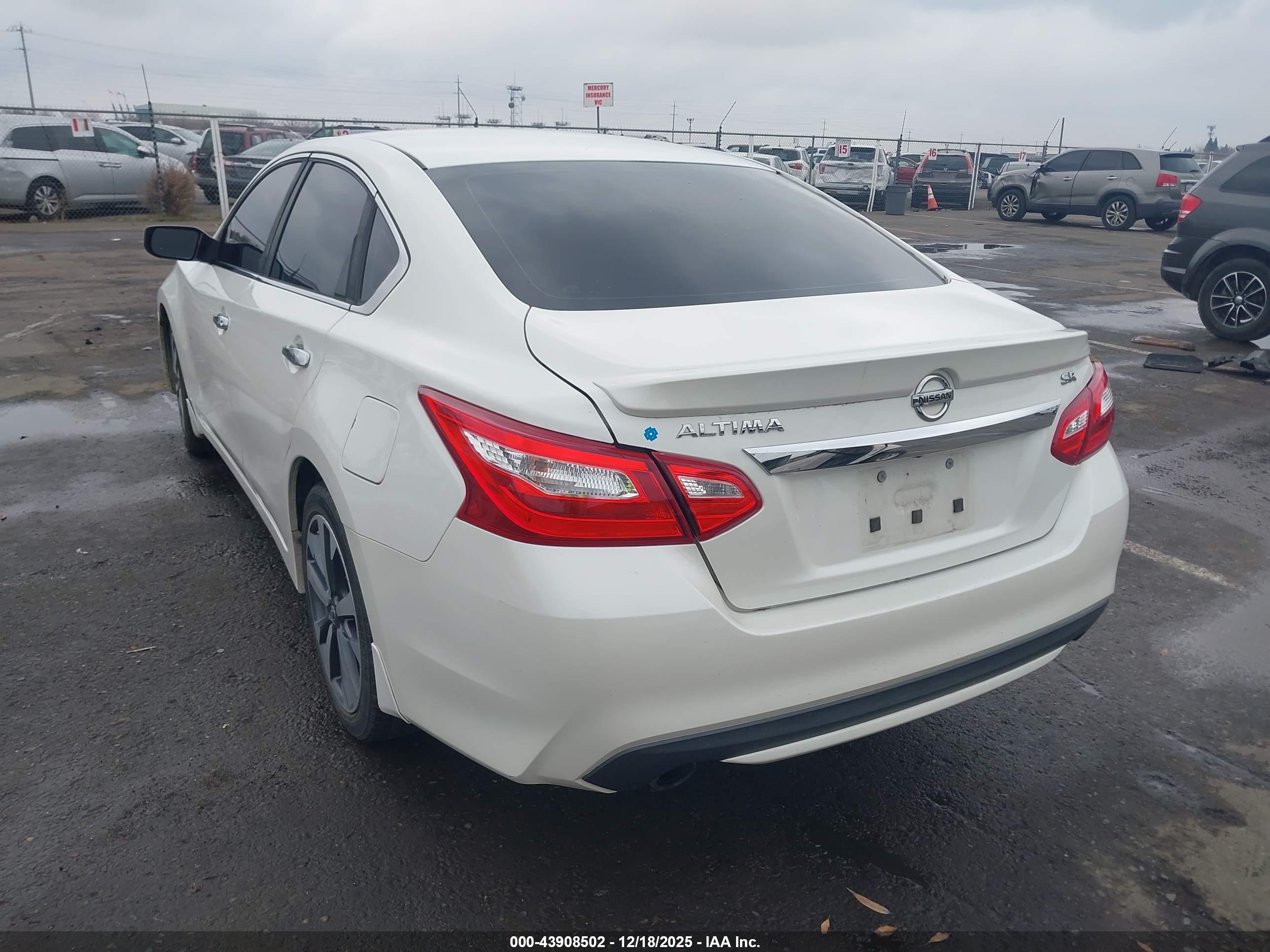 NISSAN ALTIMA image 3