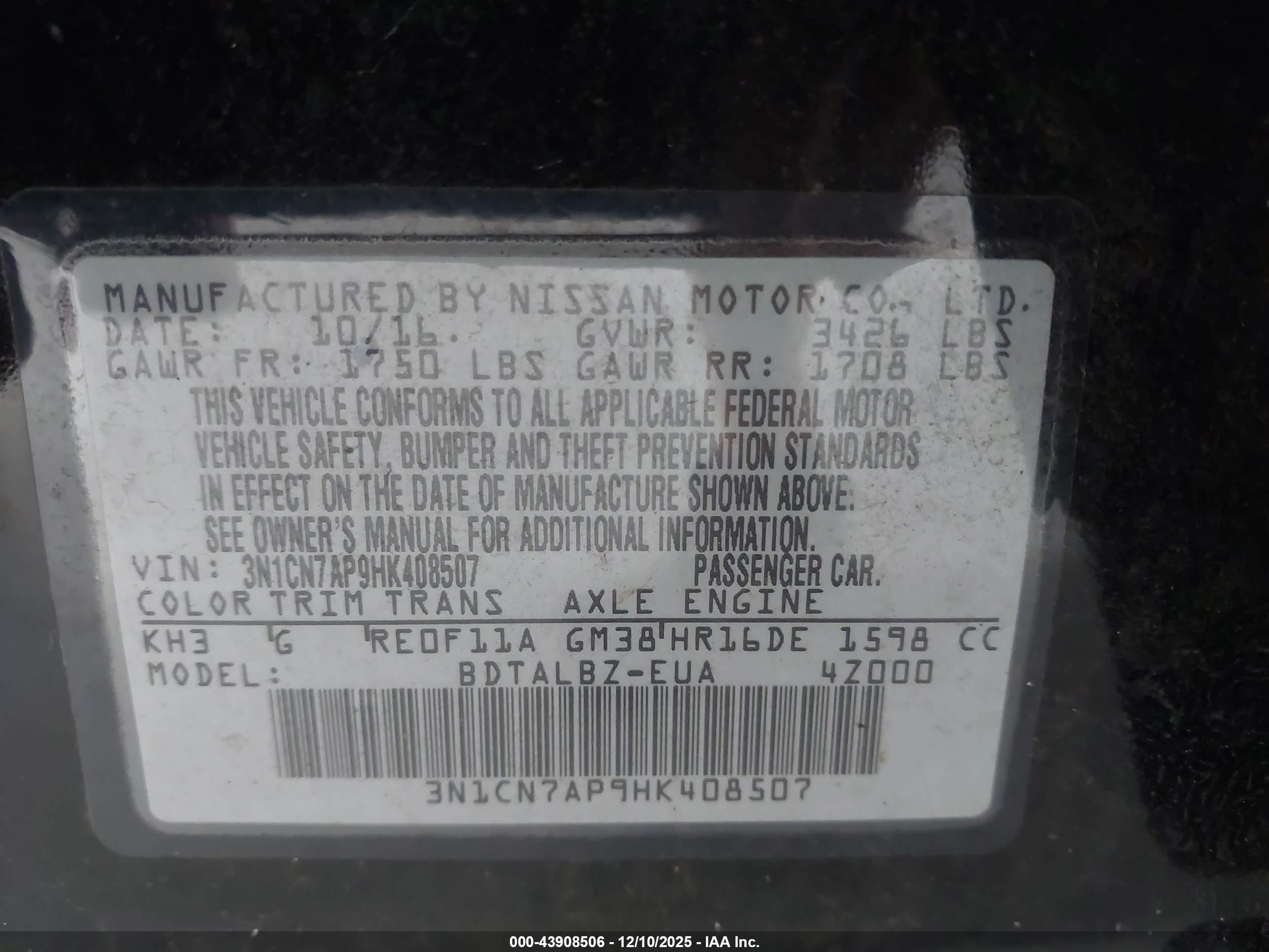 NISSAN VERSA image 9