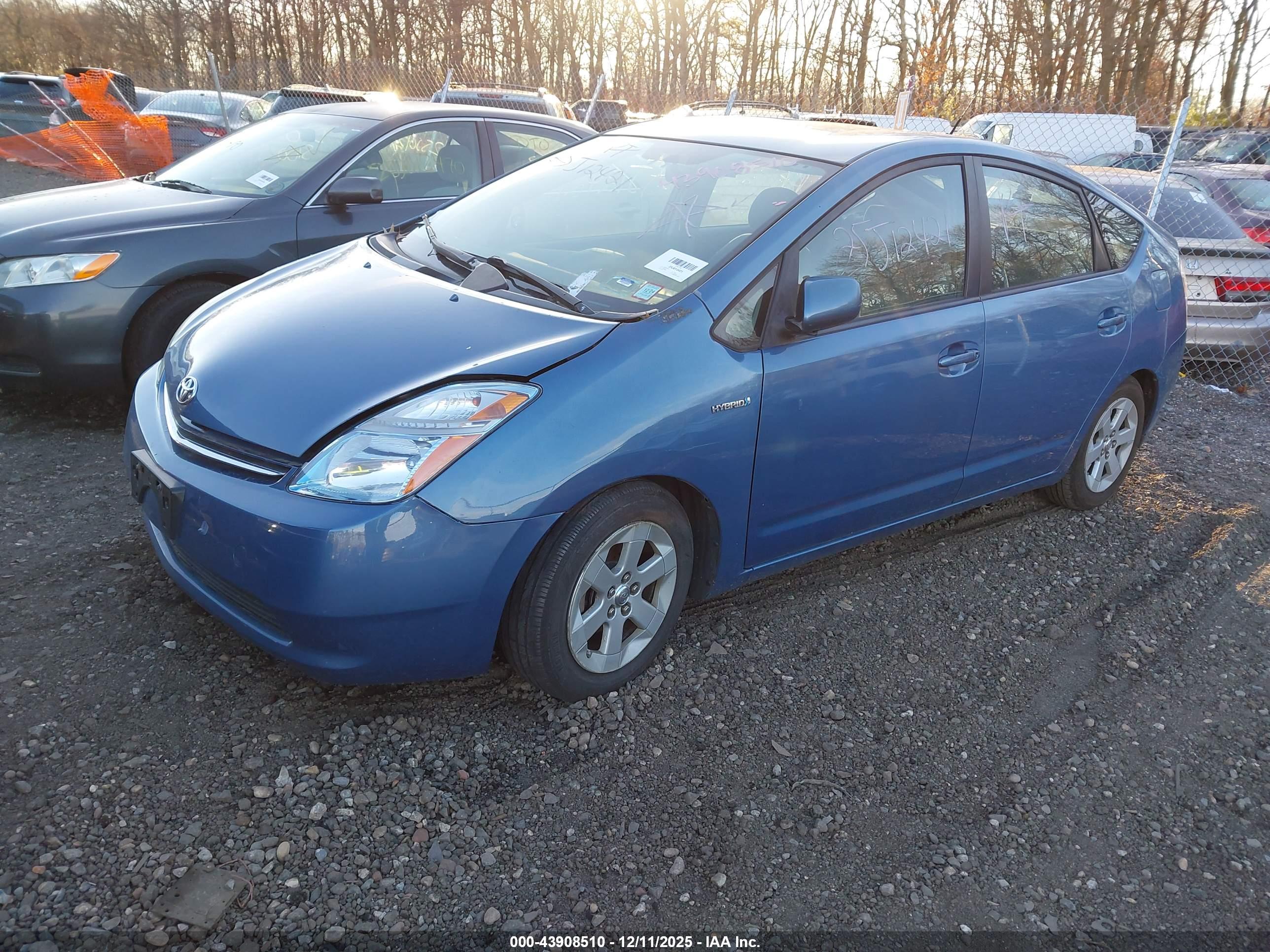 TOYOTA PRIUS image 2