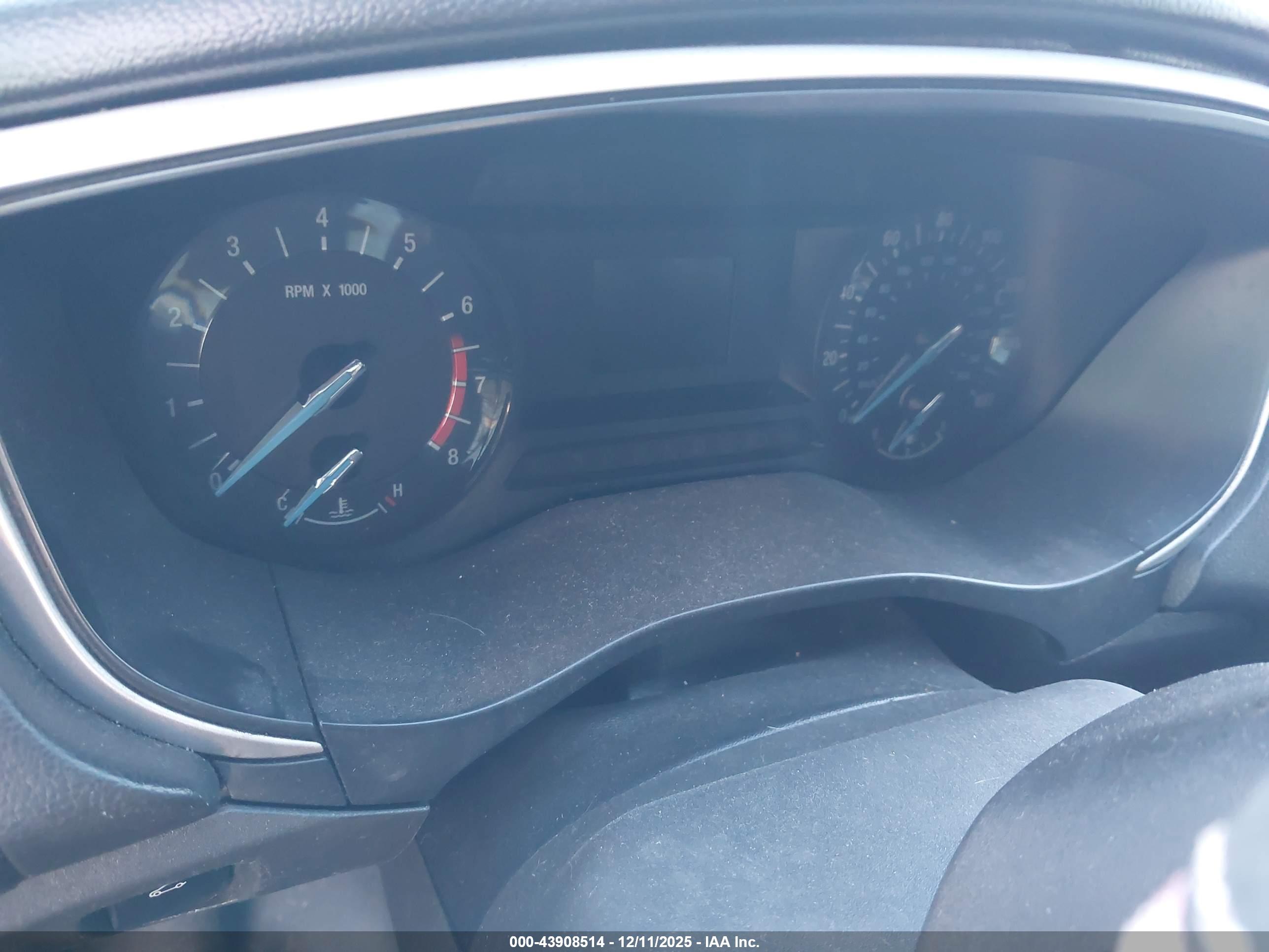 FORD FUSION image 7