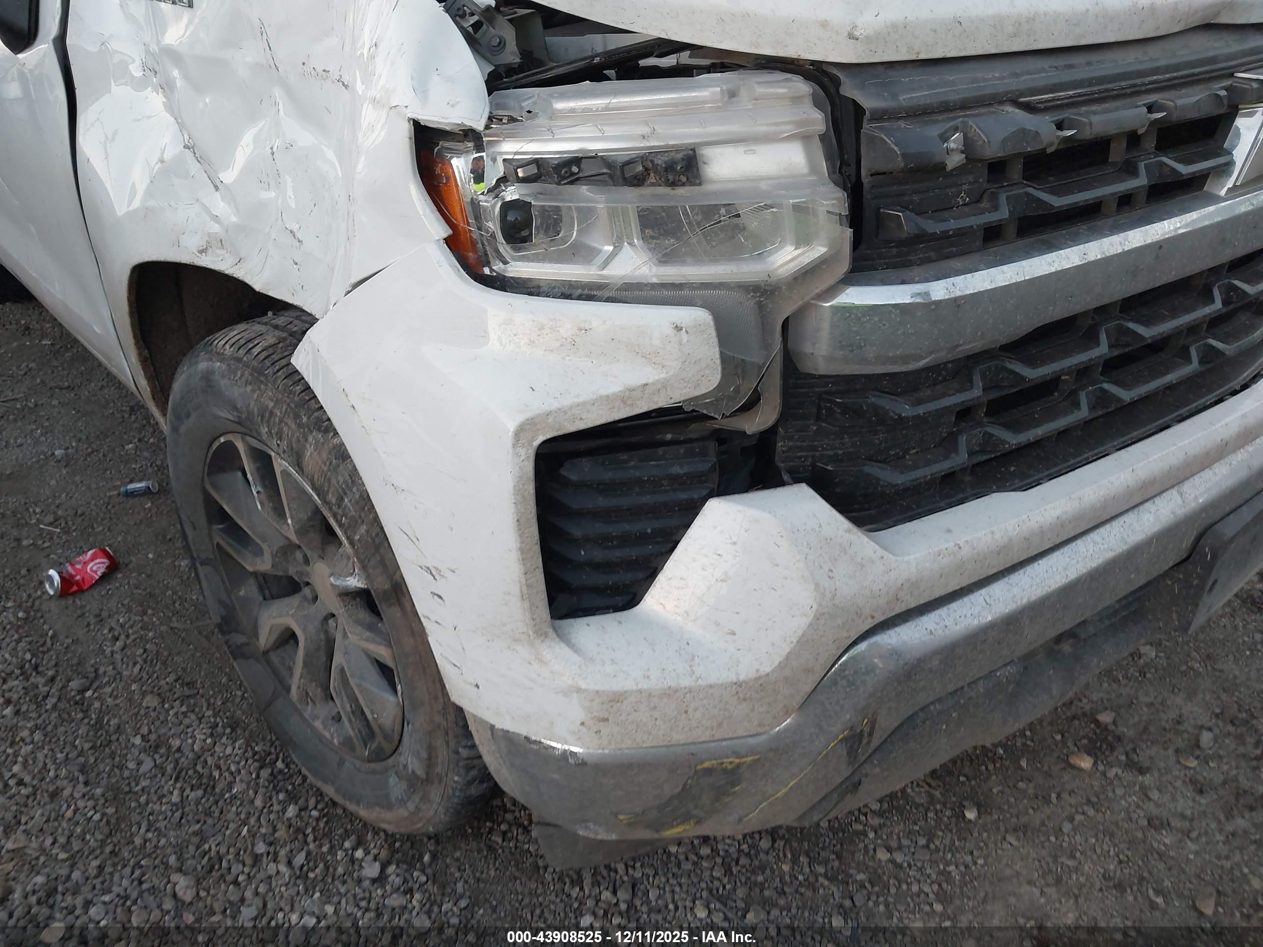 CHEVROLET SILVERADO image 6