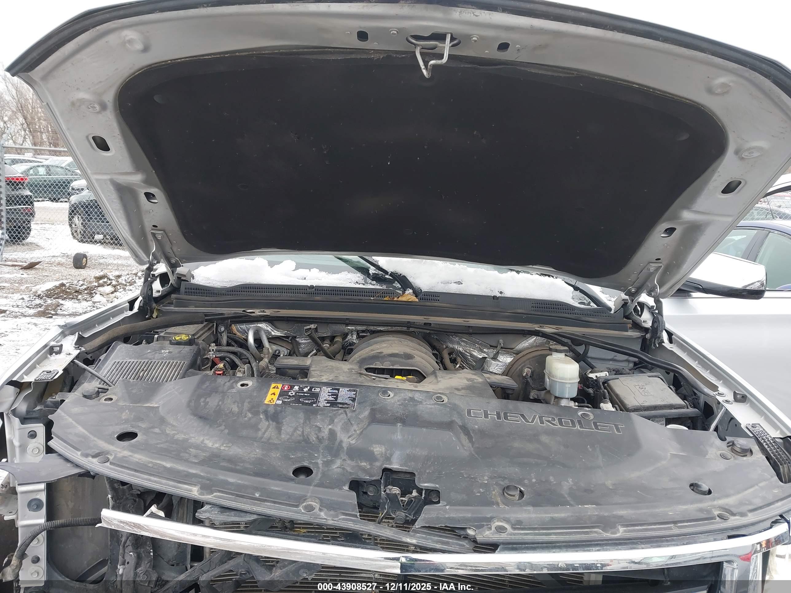 CHEVROLET TAHOE image 10