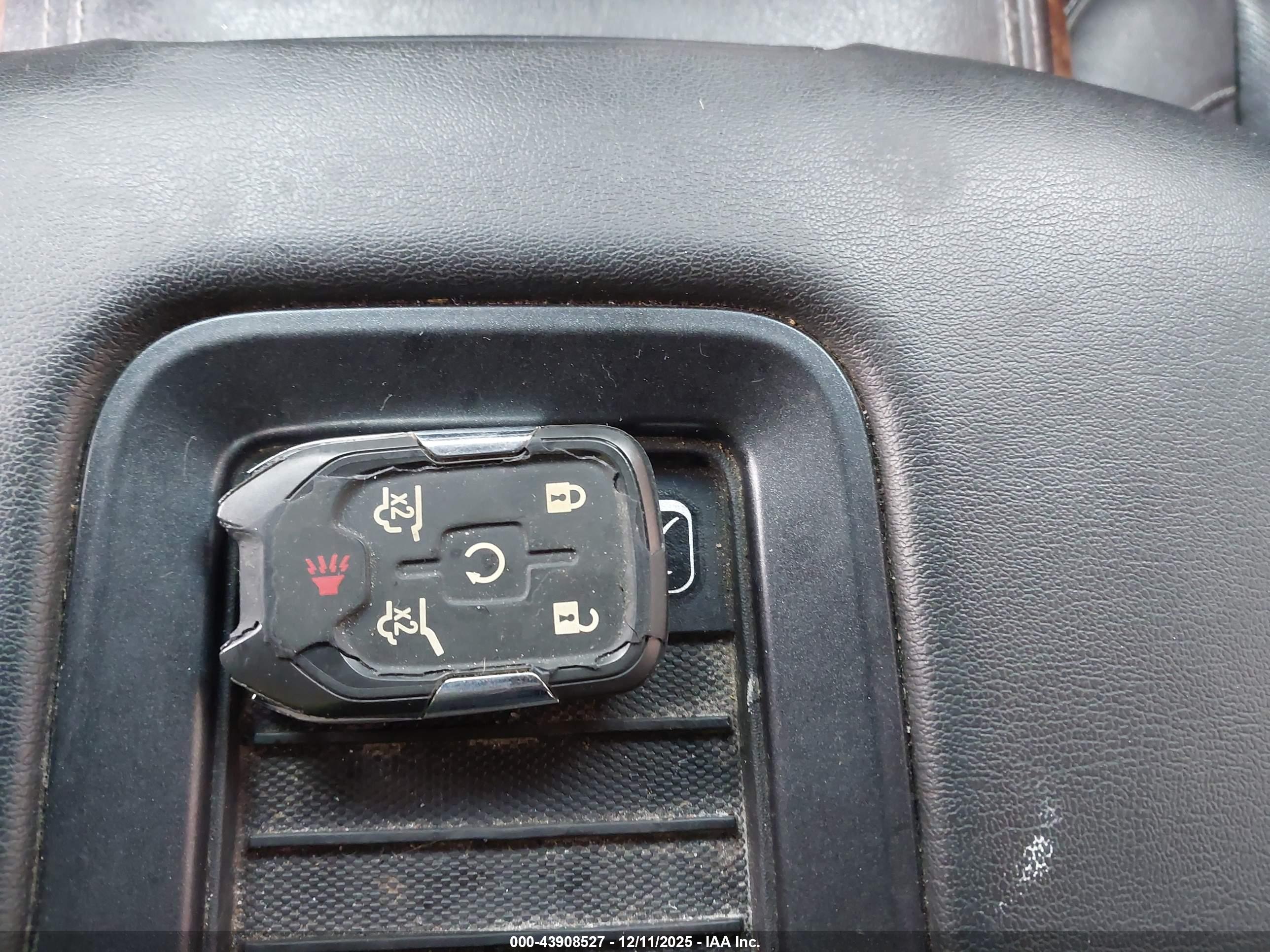 CHEVROLET TAHOE image 11