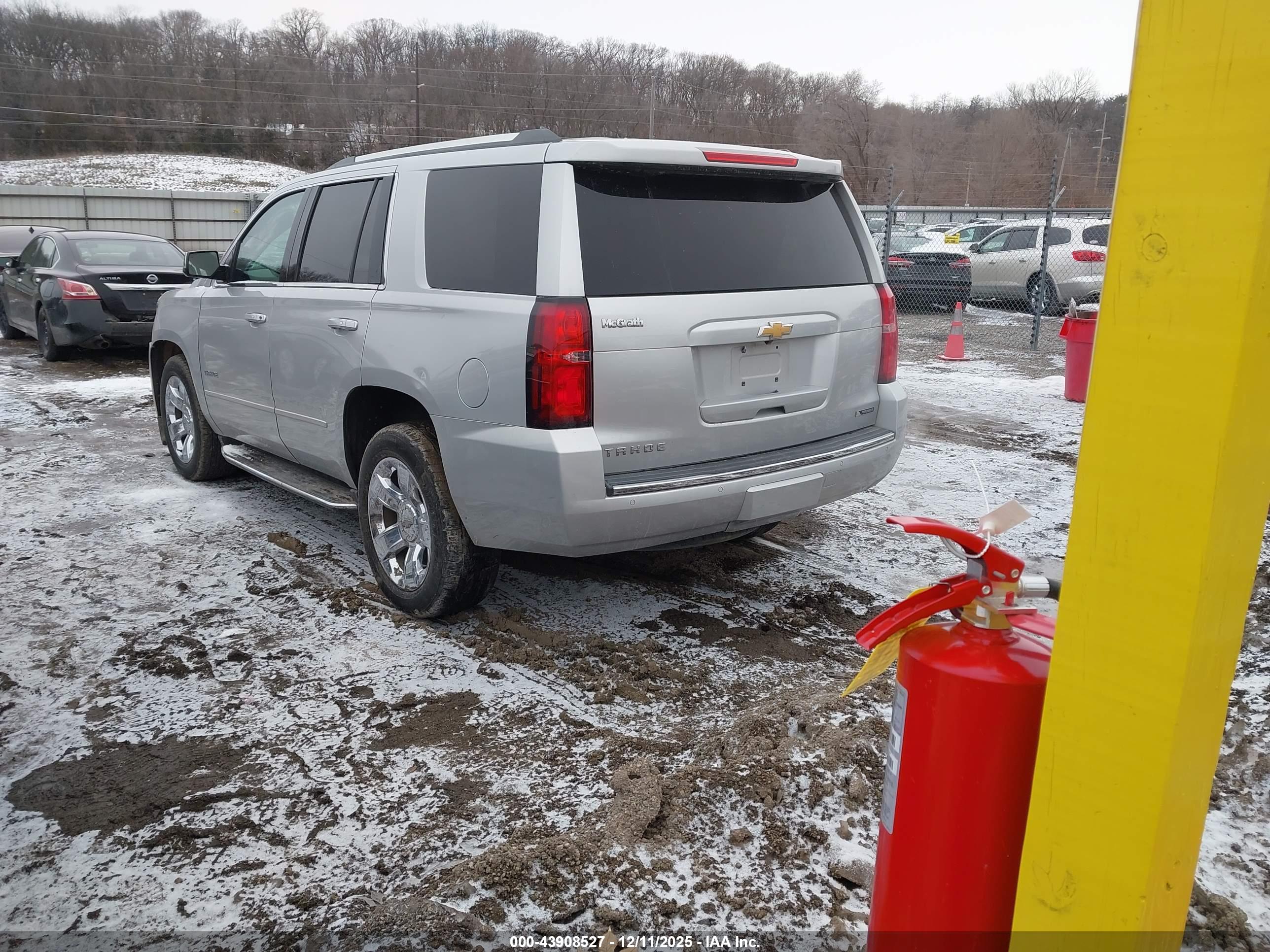 CHEVROLET TAHOE image 3