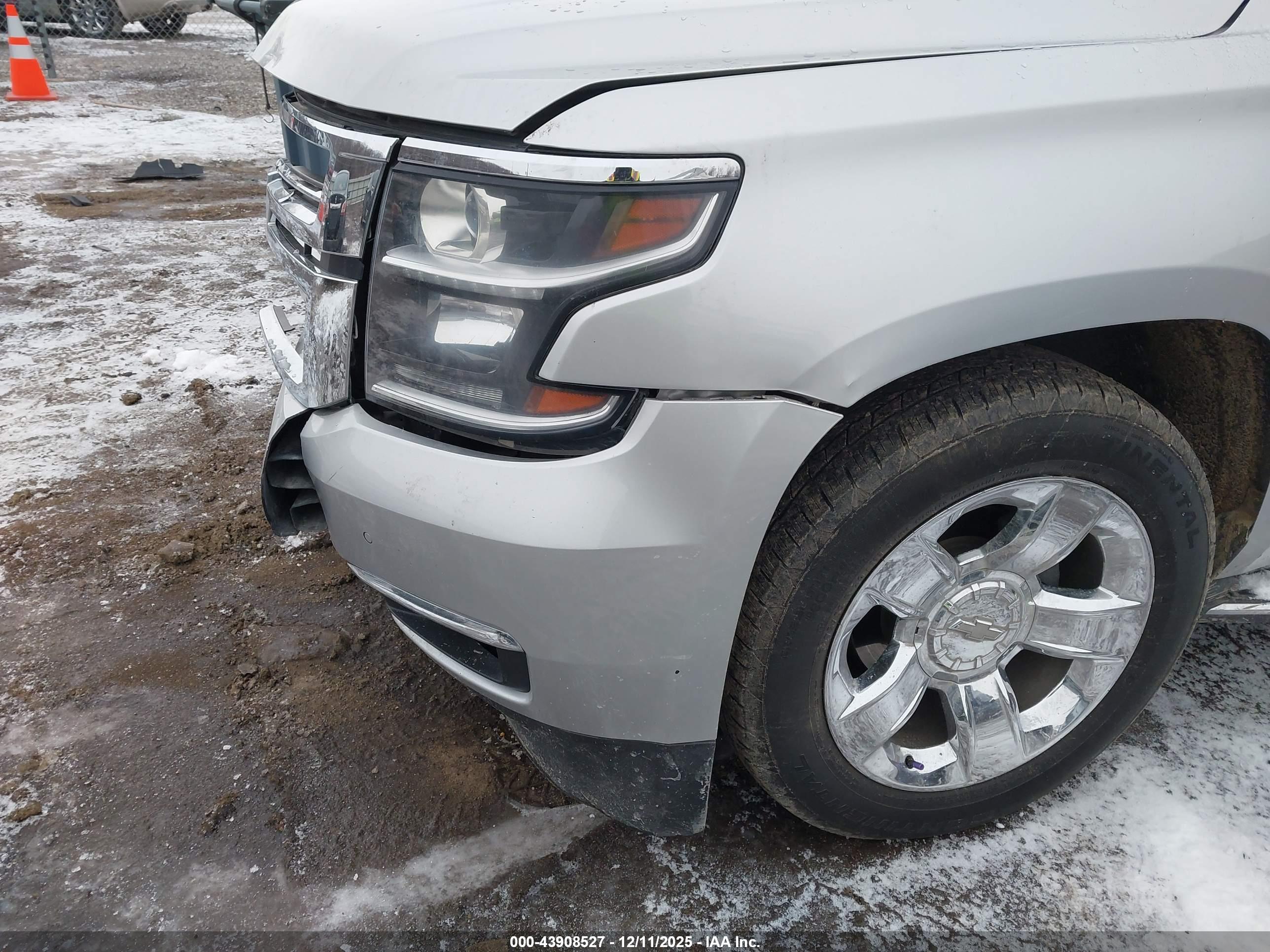 CHEVROLET TAHOE image 6