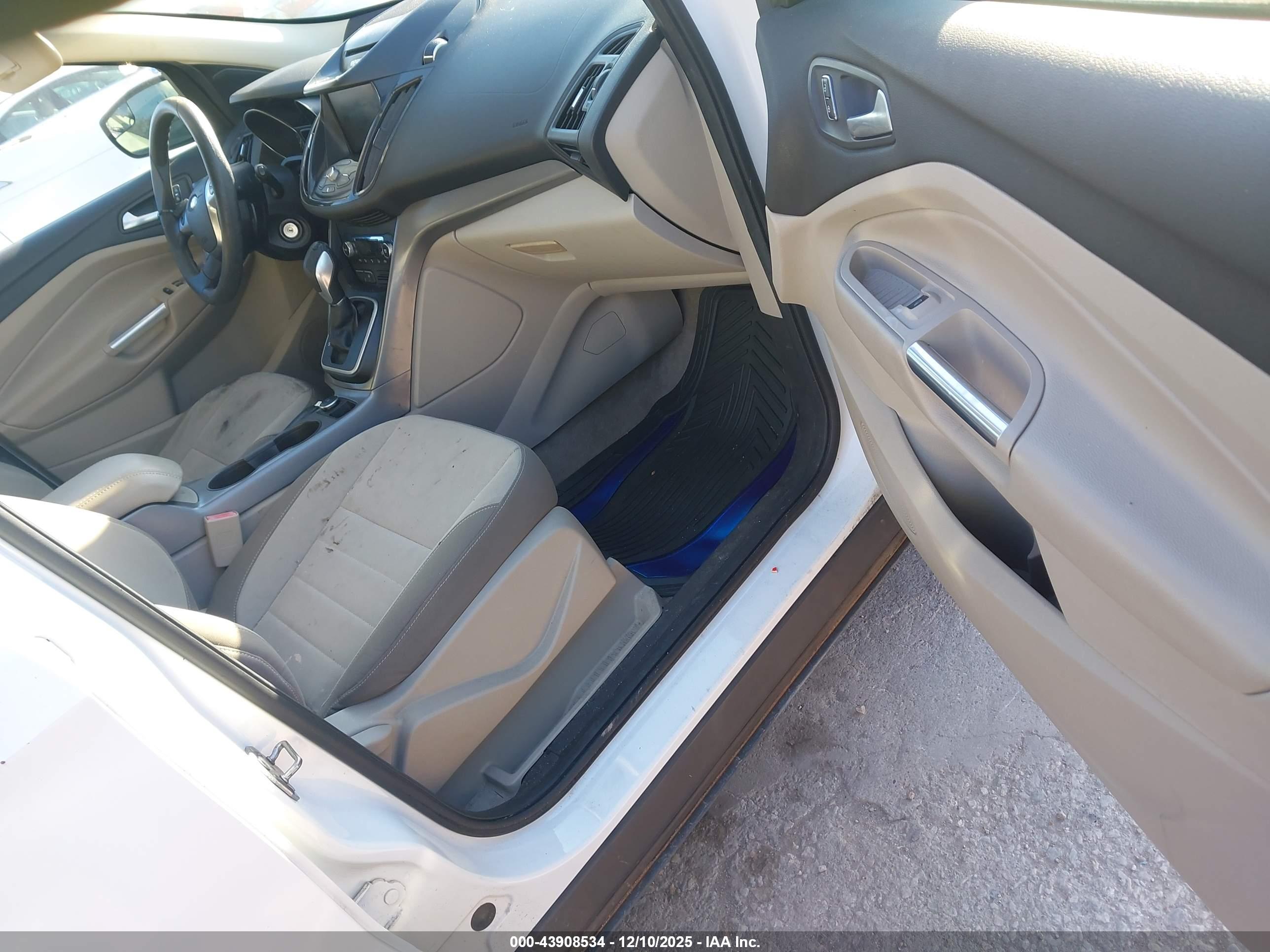 FORD ESCAPE image 5
