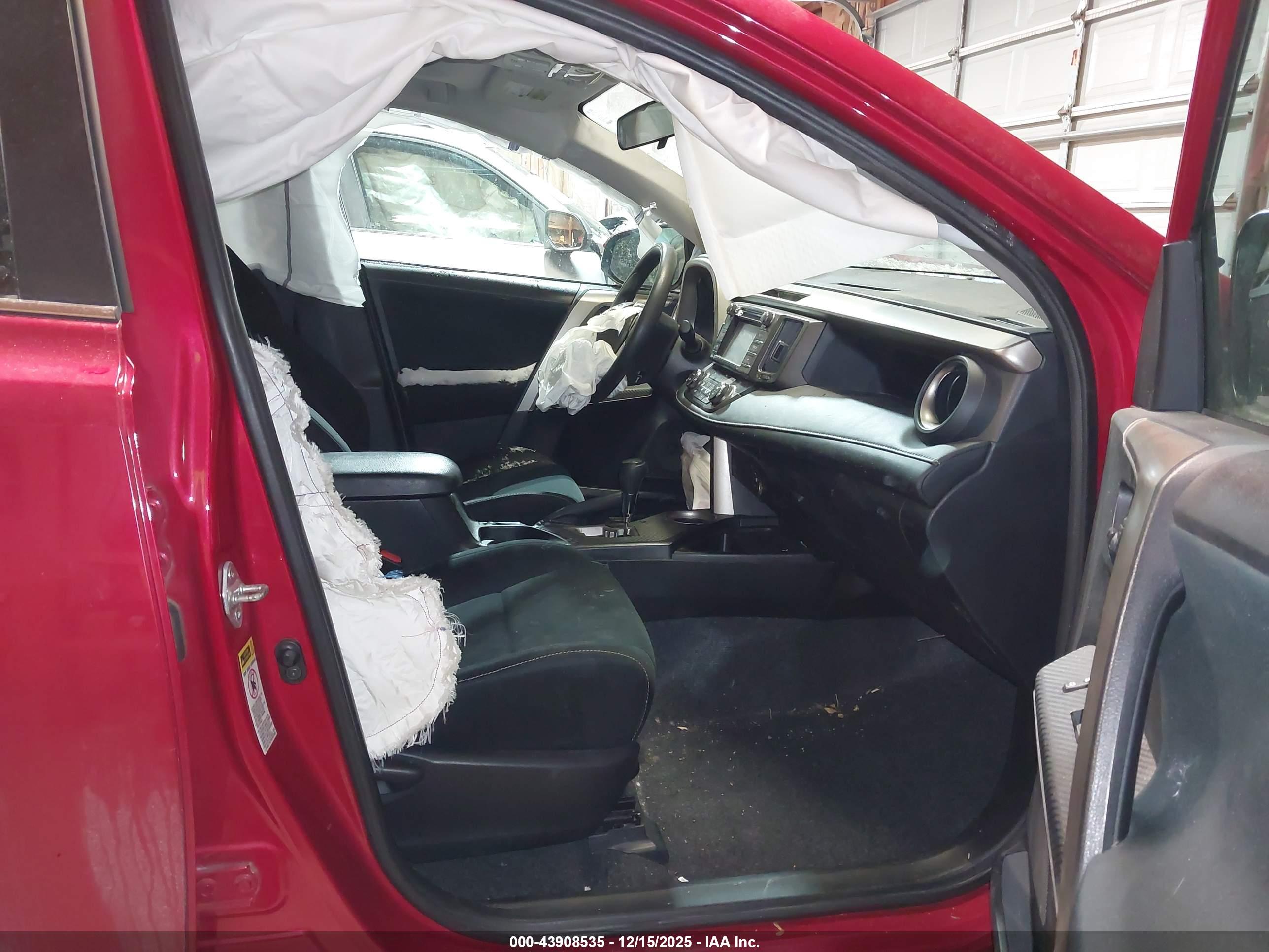 TOYOTA RAV4 image 5