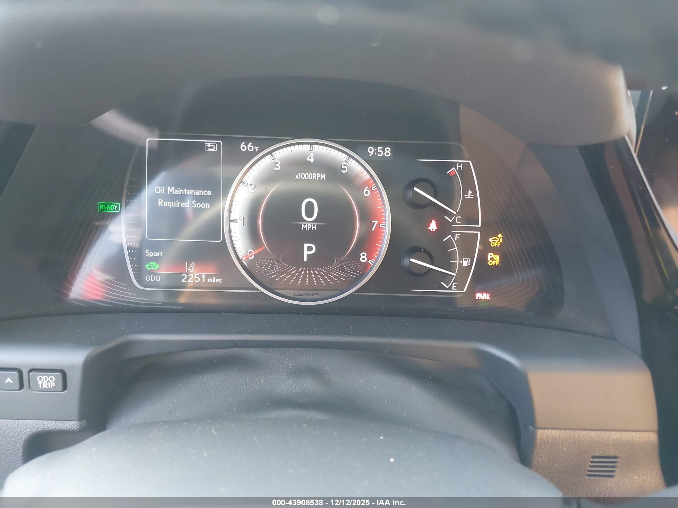 LEXUS ES image 7