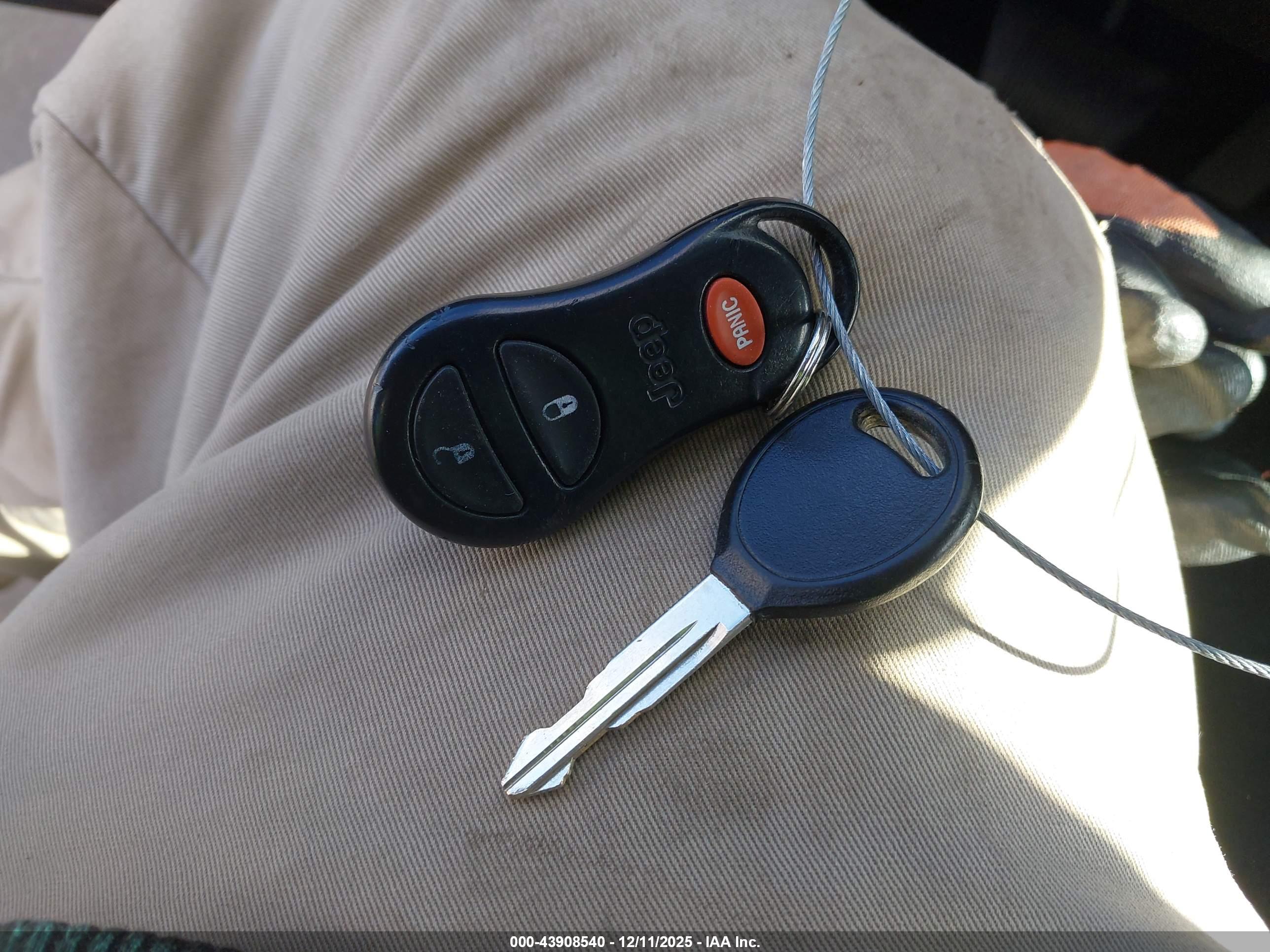 JEEP CHEROKEE image 11
