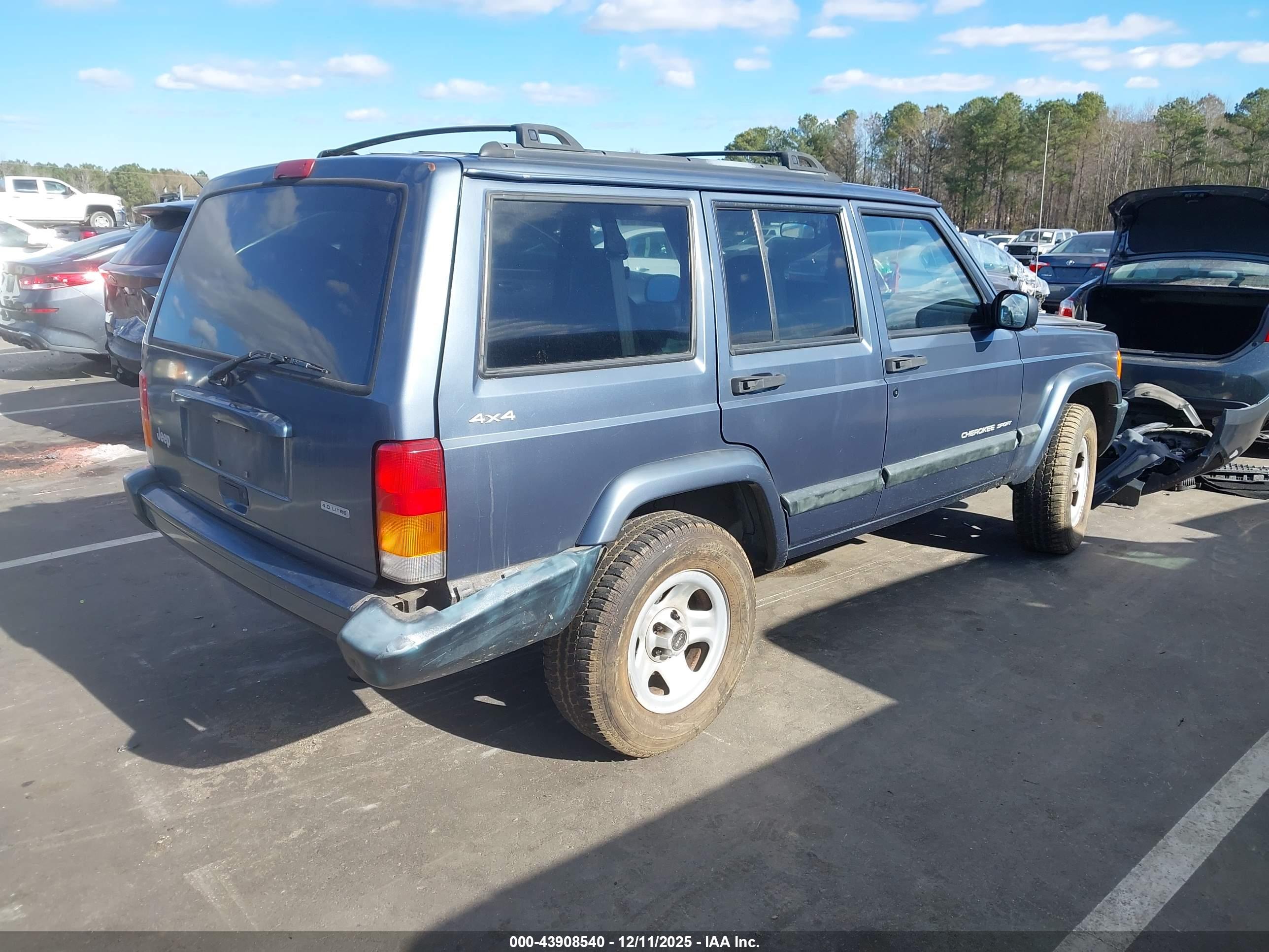 JEEP CHEROKEE image 4
