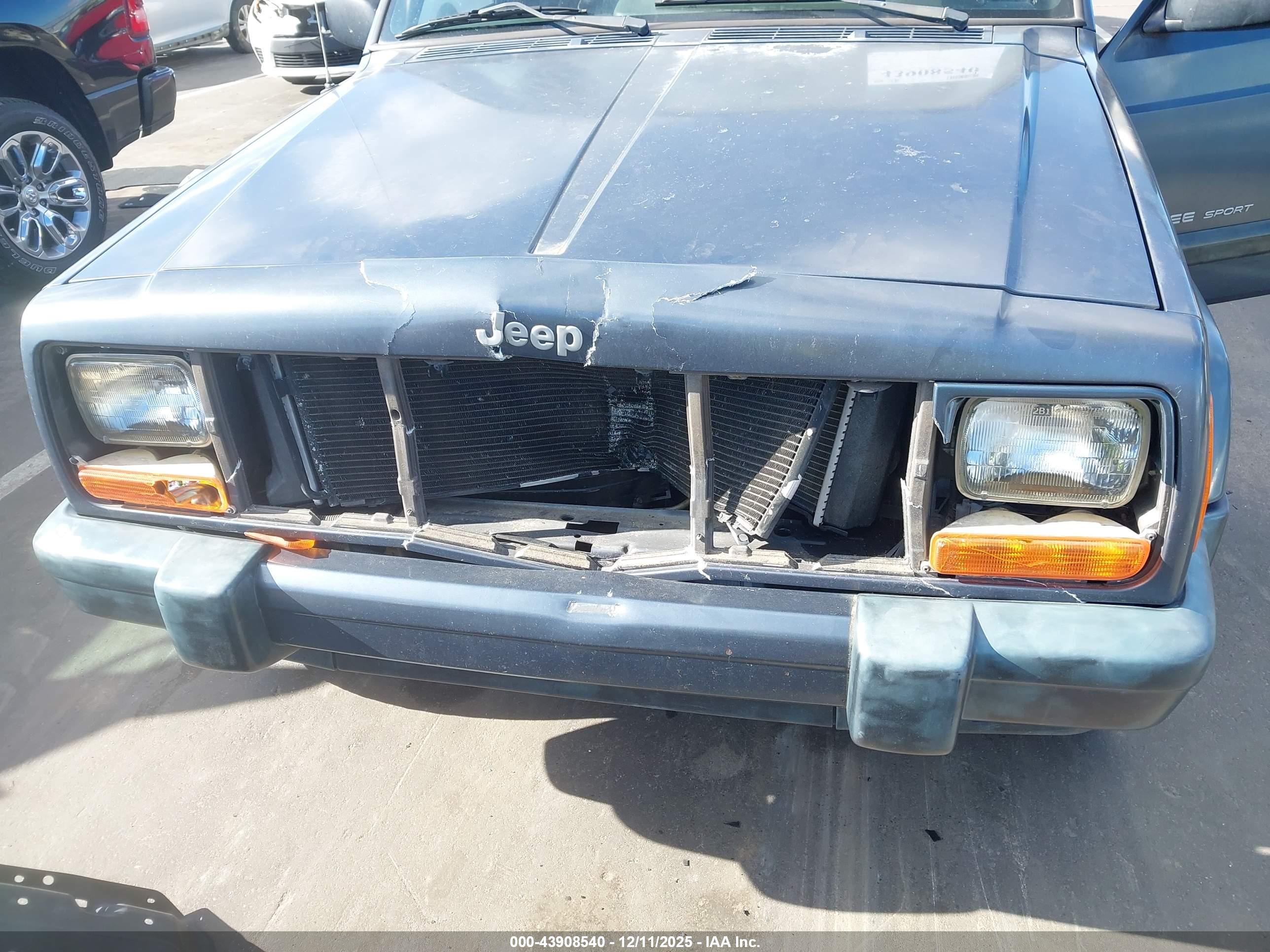 JEEP CHEROKEE image 6