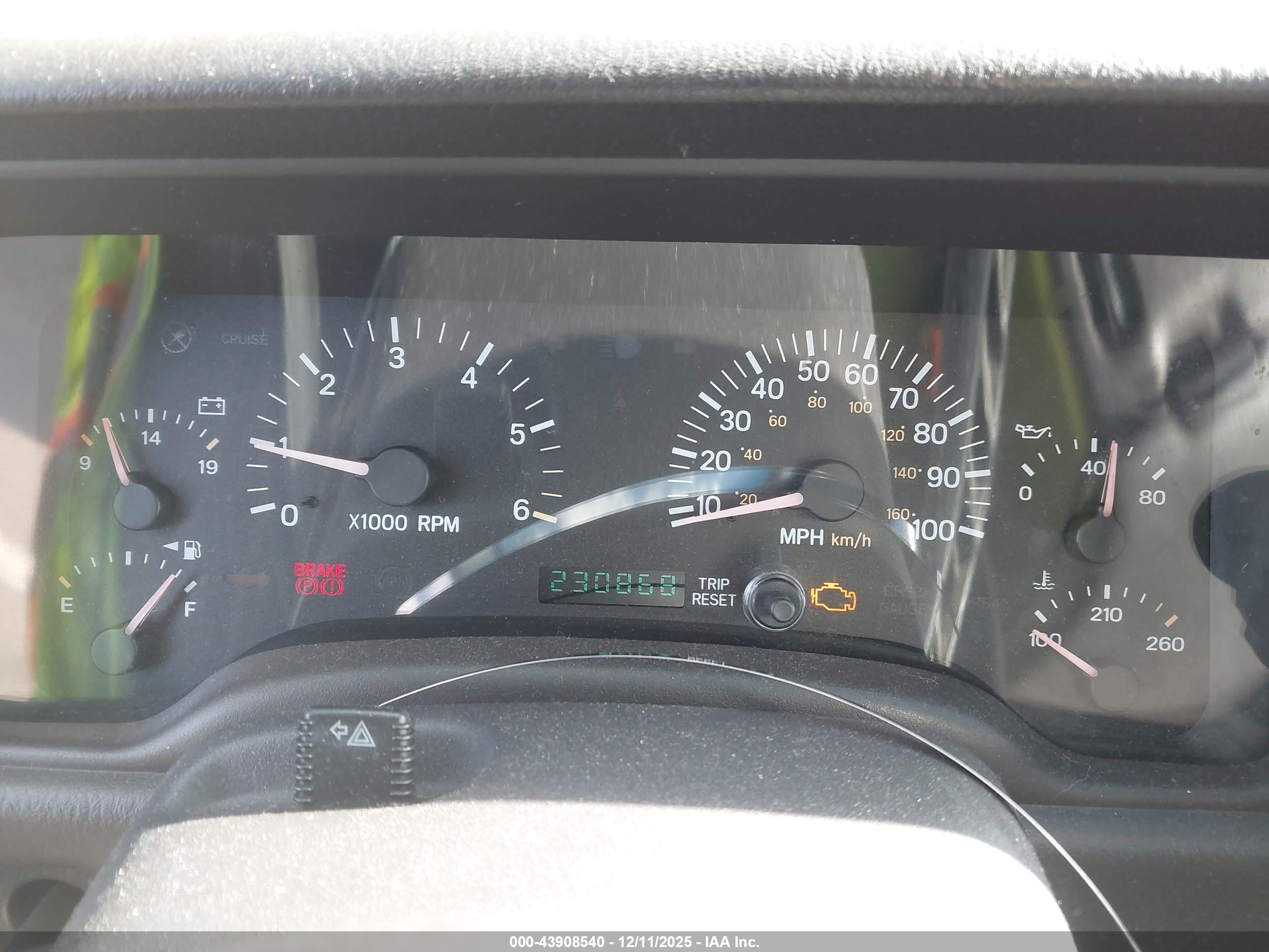 JEEP CHEROKEE image 7