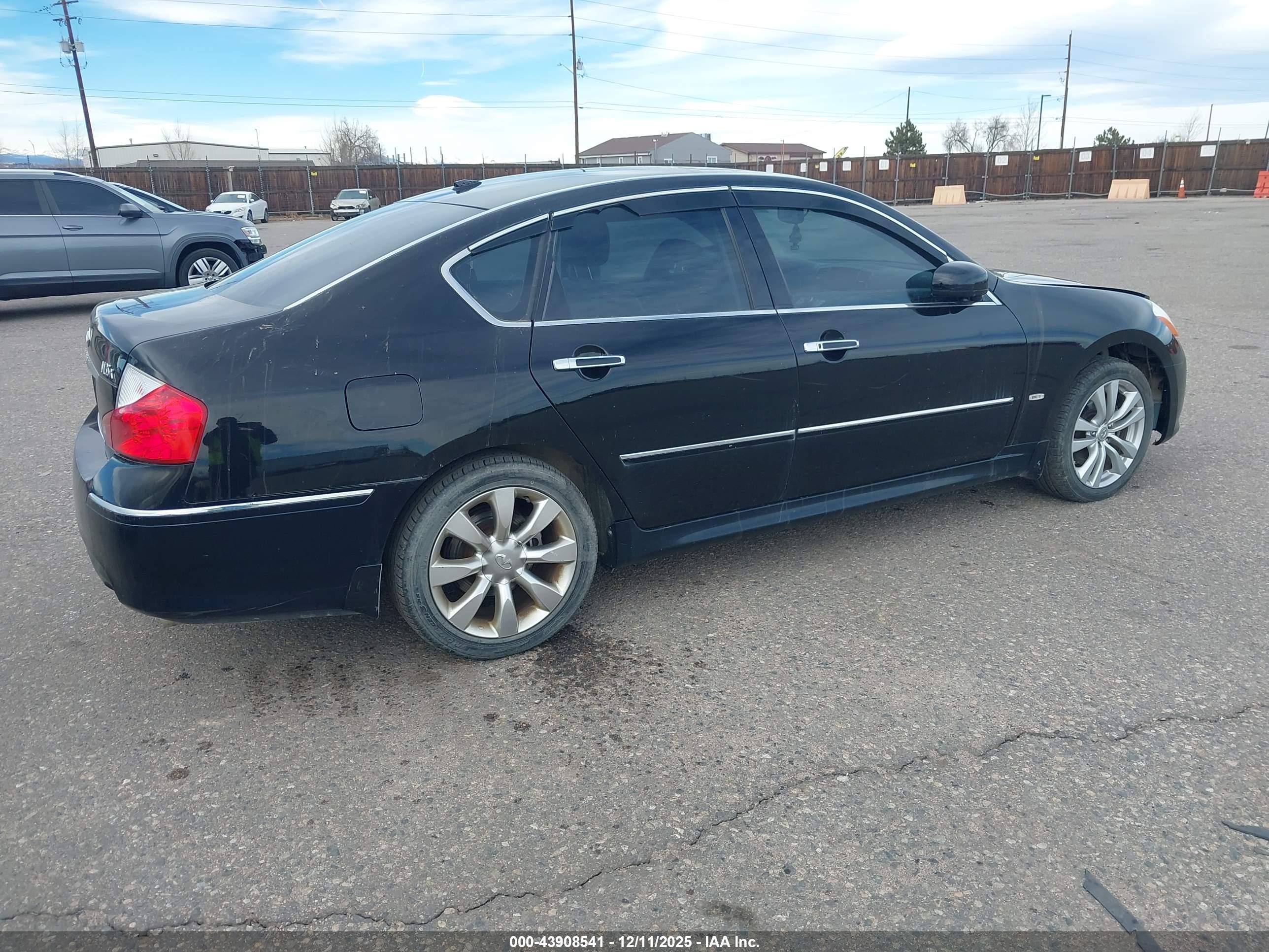 INFINITI M35X image 4