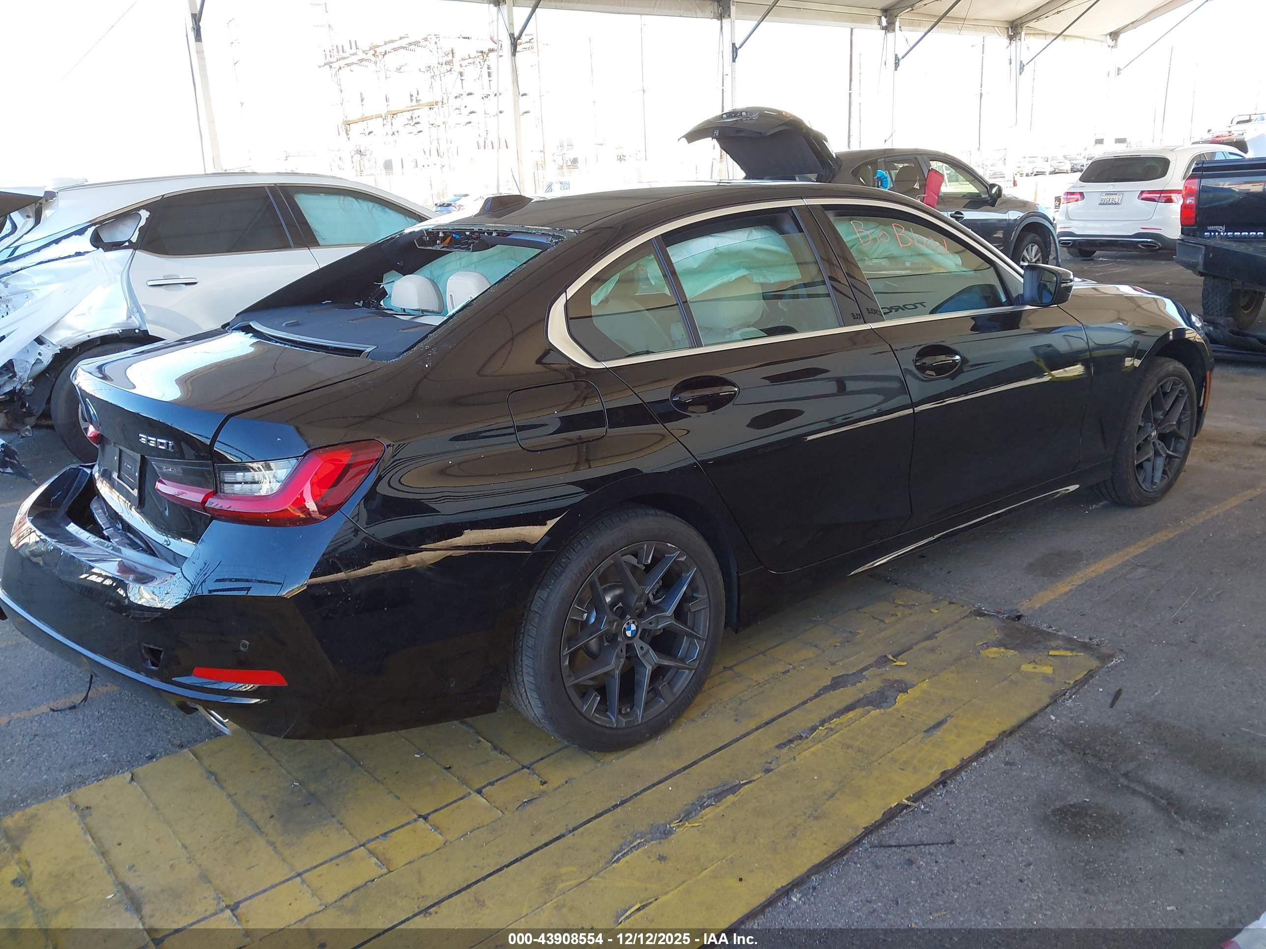 BMW 330I image 4