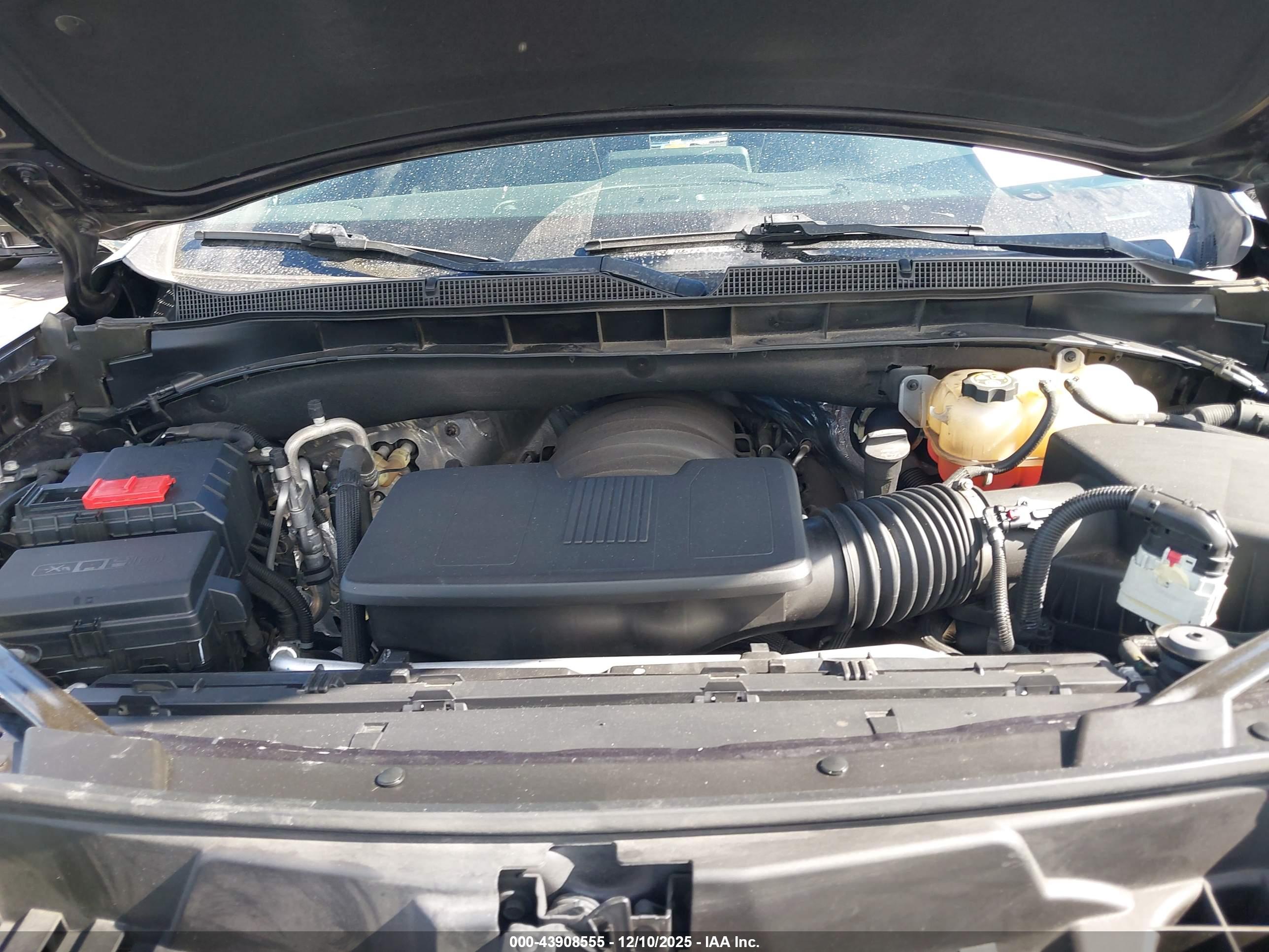 CHEVROLET TAHOE image 10